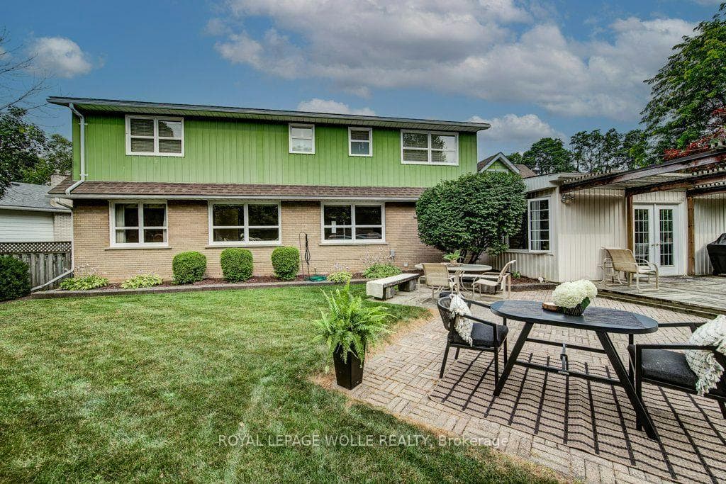 97 Somerset Crescent photo 38