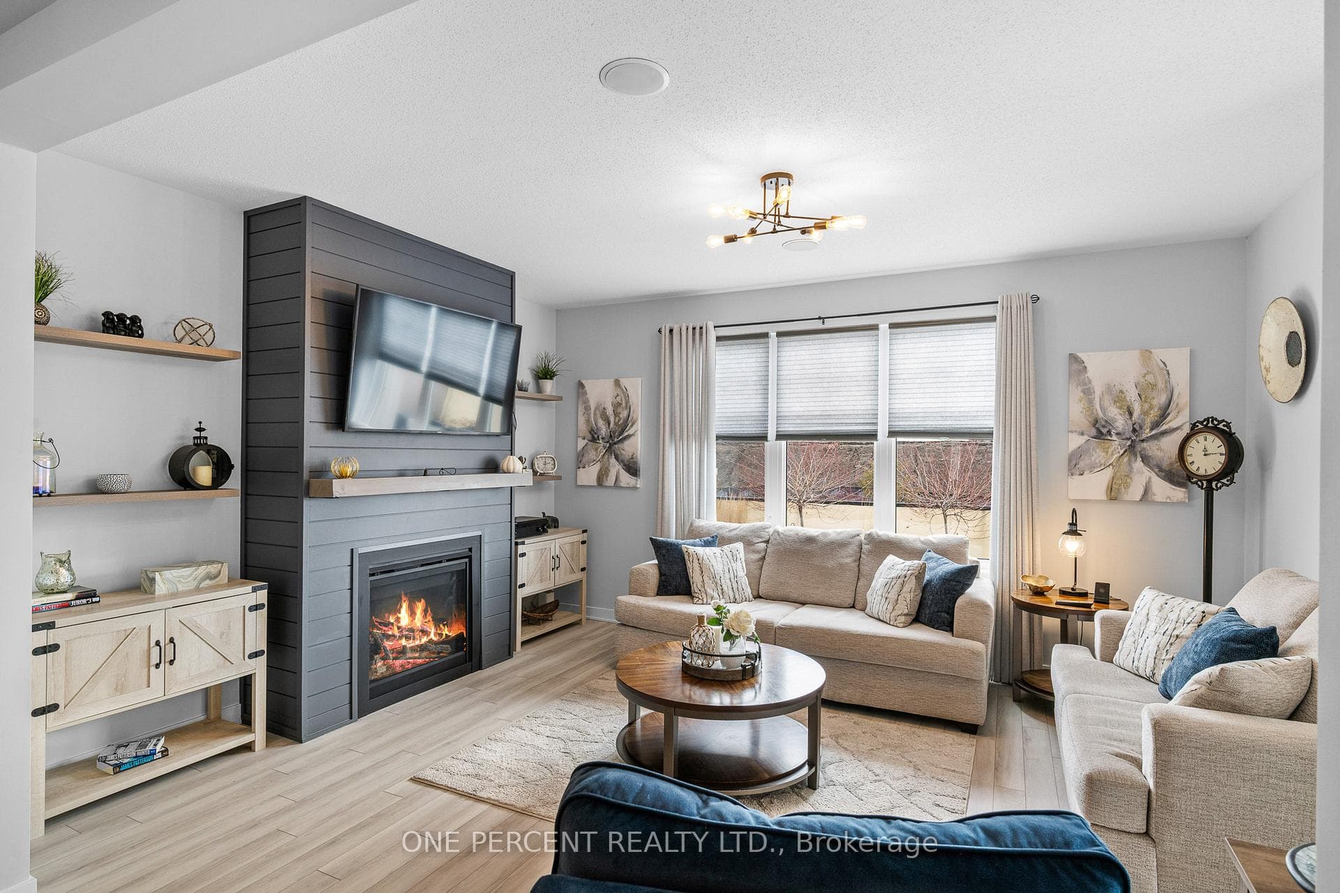 1002 Showman Street photo 11