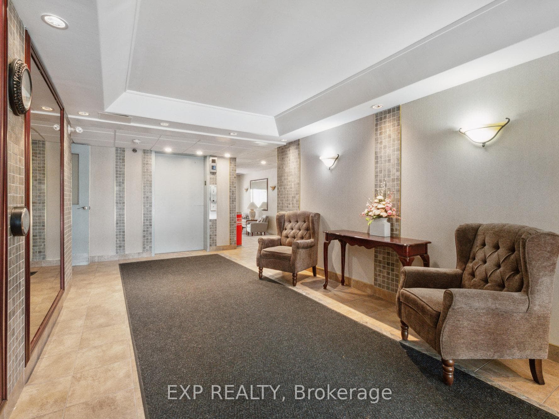 4658 DRUMMOND Road Unit 126 photo 24