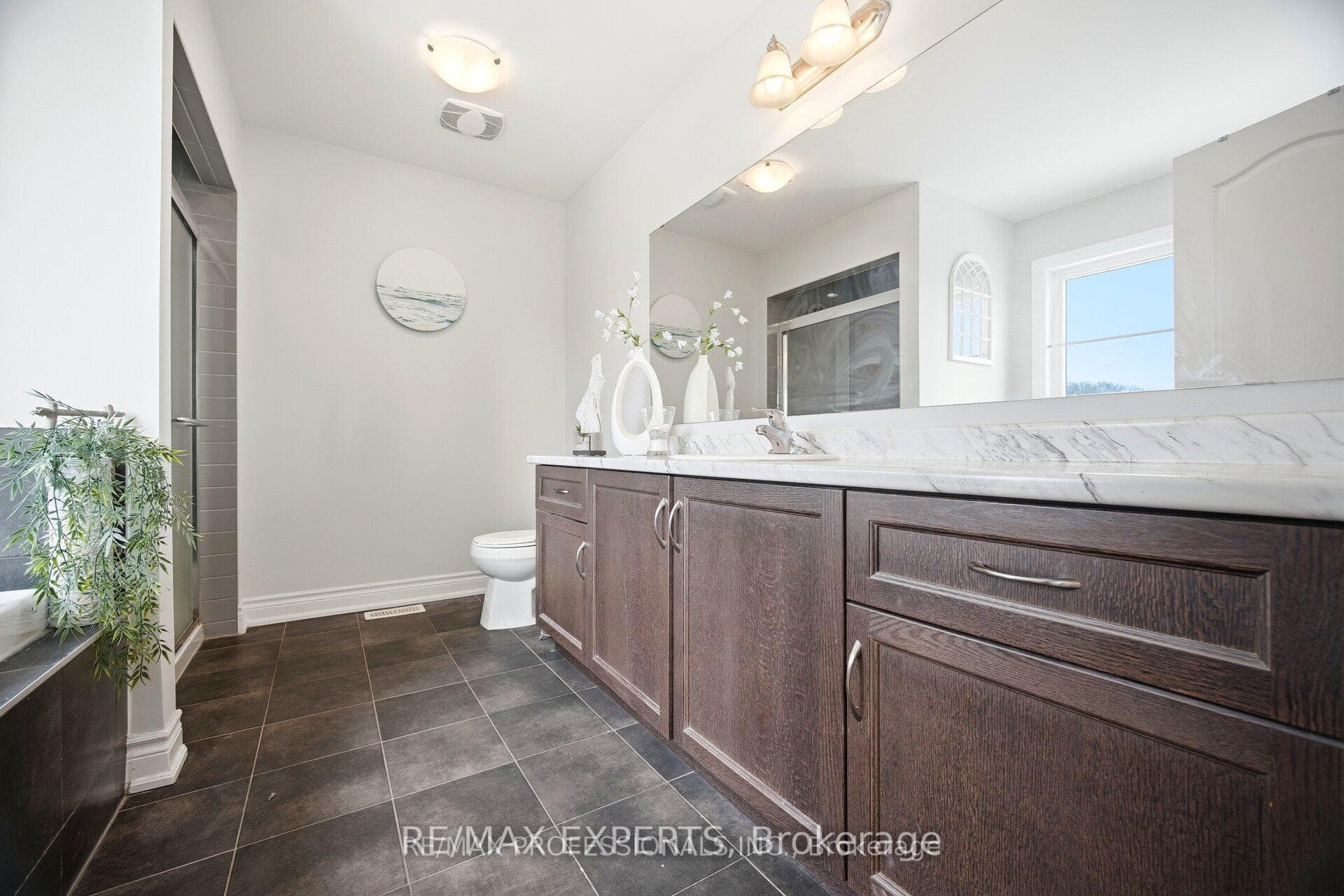 5 Mugford Crescent photo 29