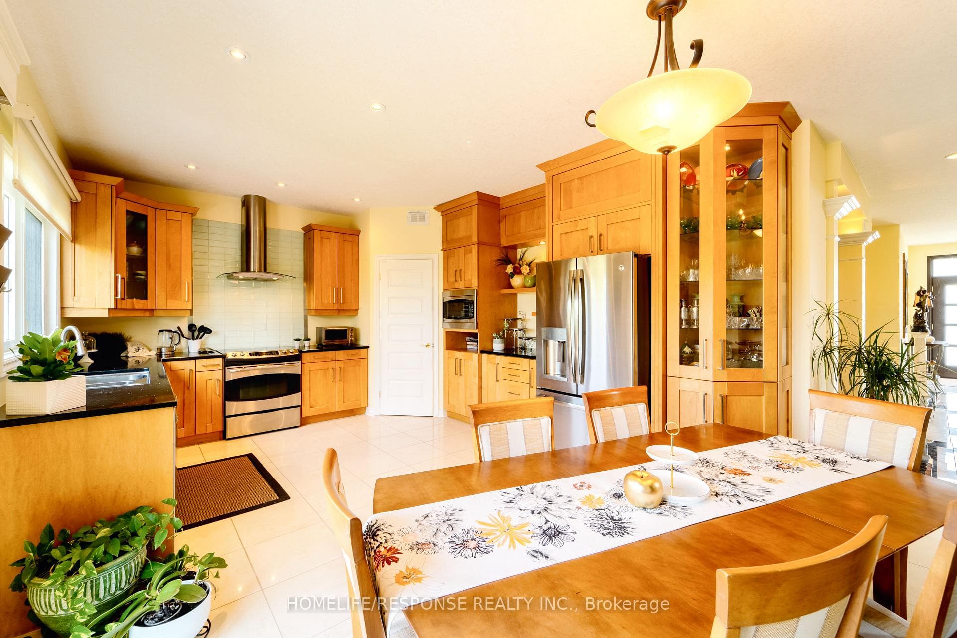 3121 Pincombe Drive photo 14
