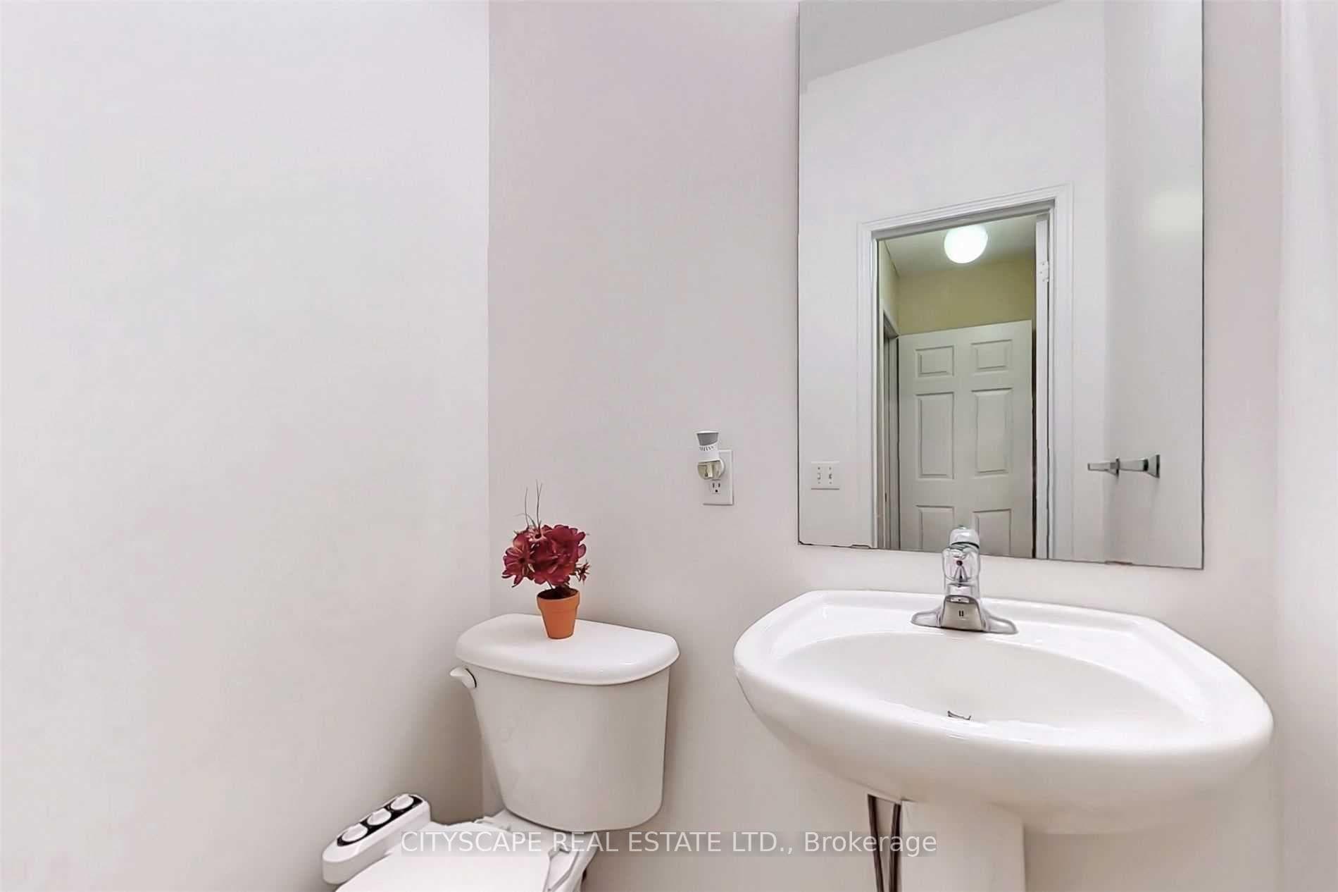 427 Hobbs Crescent photo 17