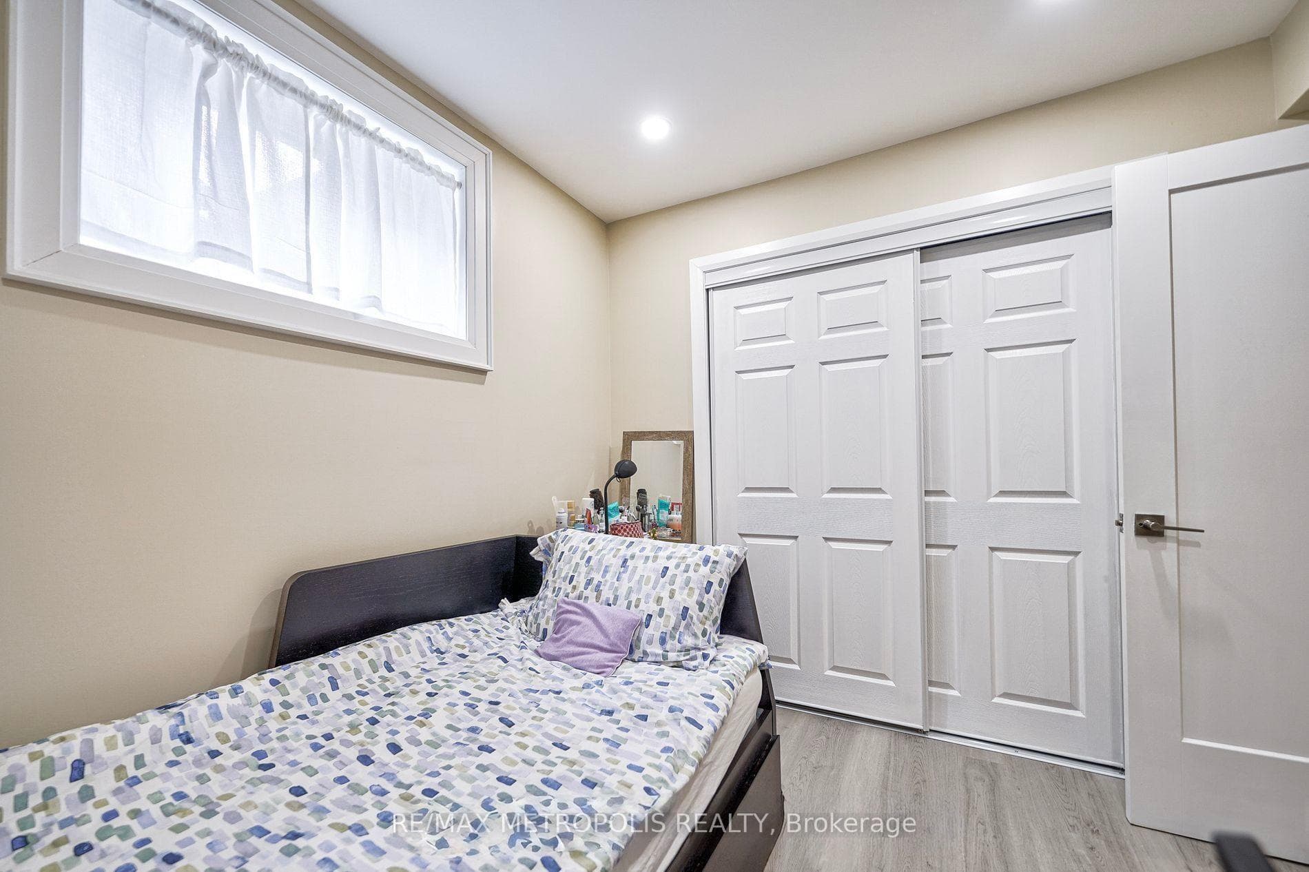 14 Stephen Drive Unit Basement photo 8