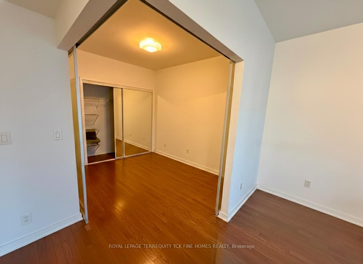 12 York Street Unit 701 photo 6