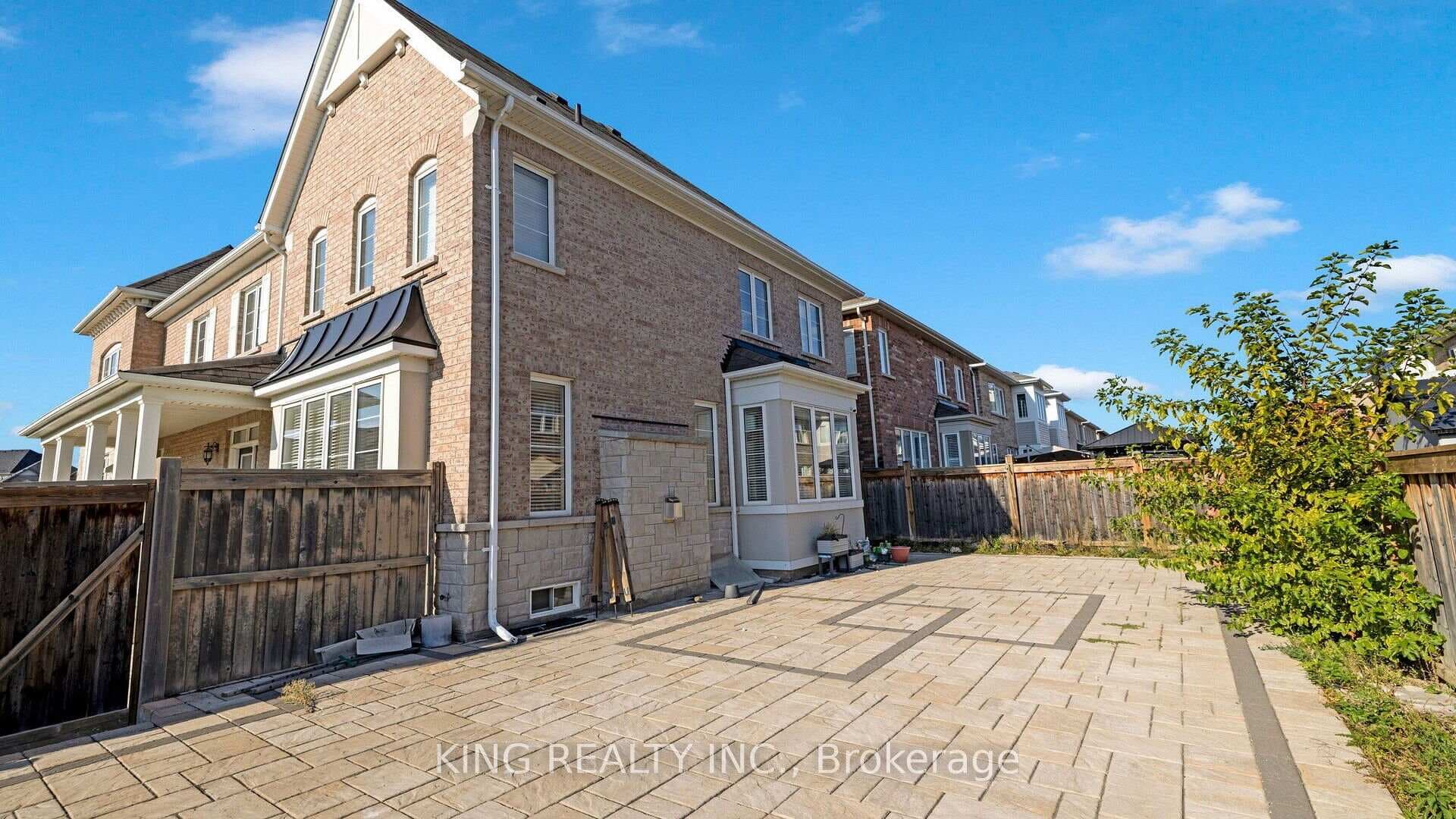 77 Antibes Drive photo 40