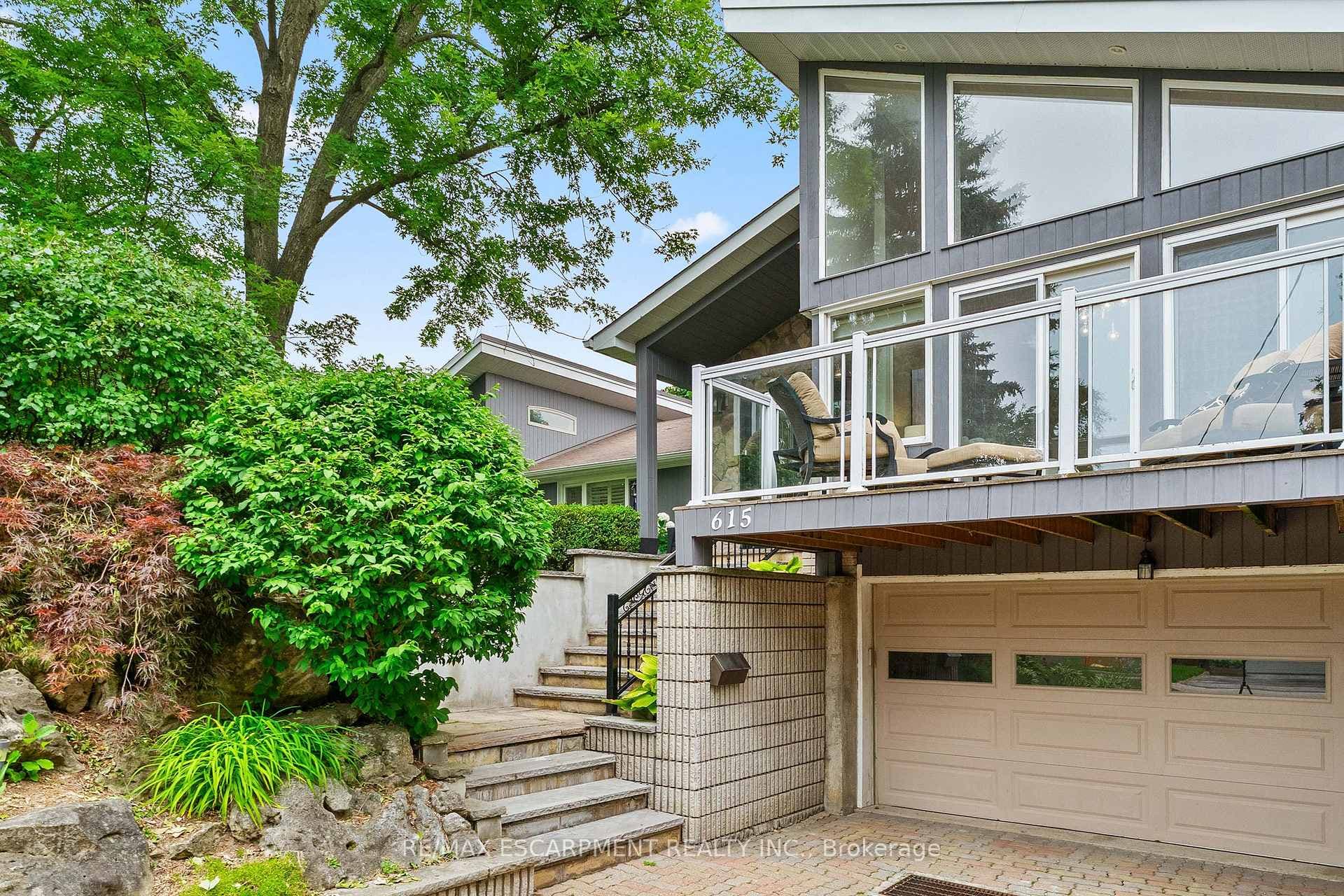 615 VANESSA Crescent photo 3