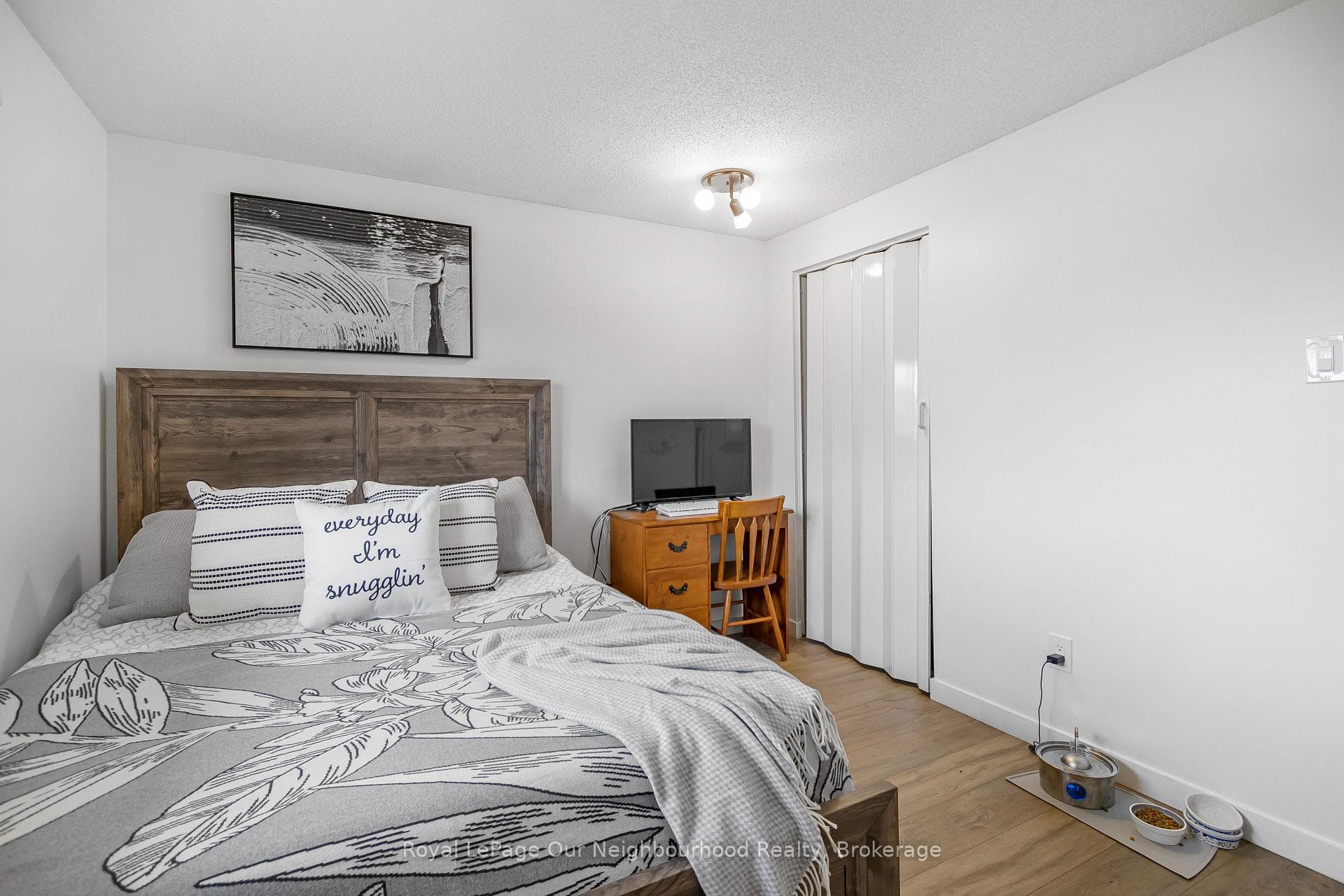 2 Woodfern Road photo 19
