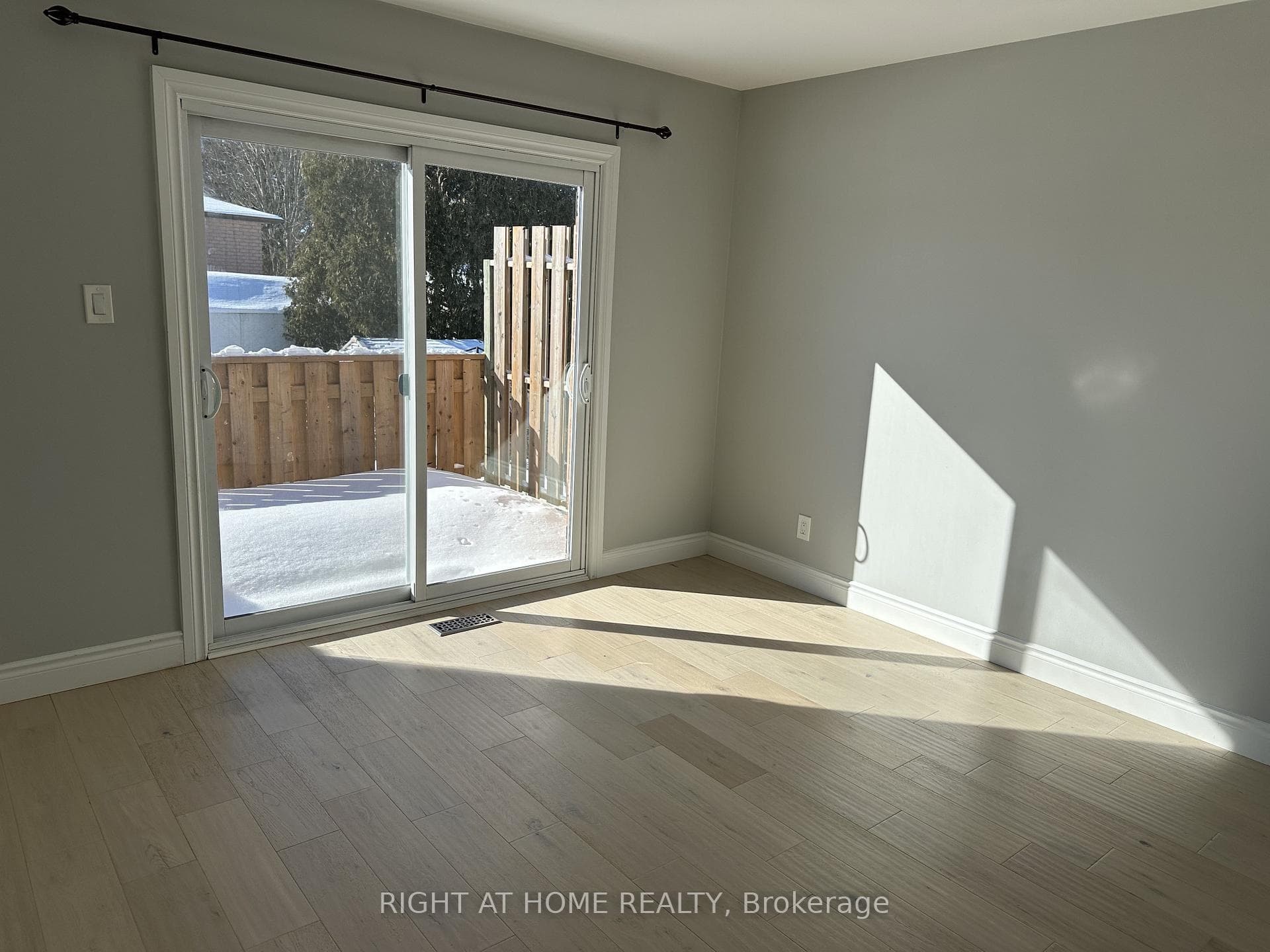 388 Parkwood Avenue Unit Upstair Floor photo 13