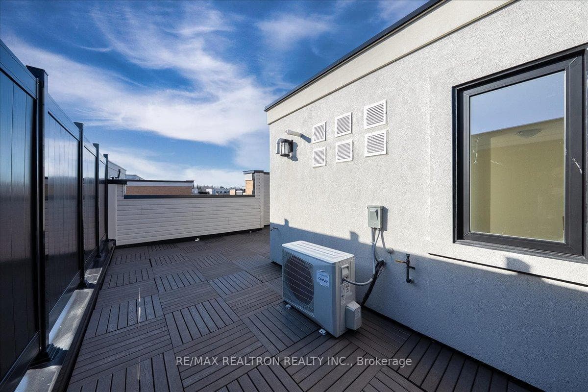 6 Sayers Lane Unit 17 photo 39
