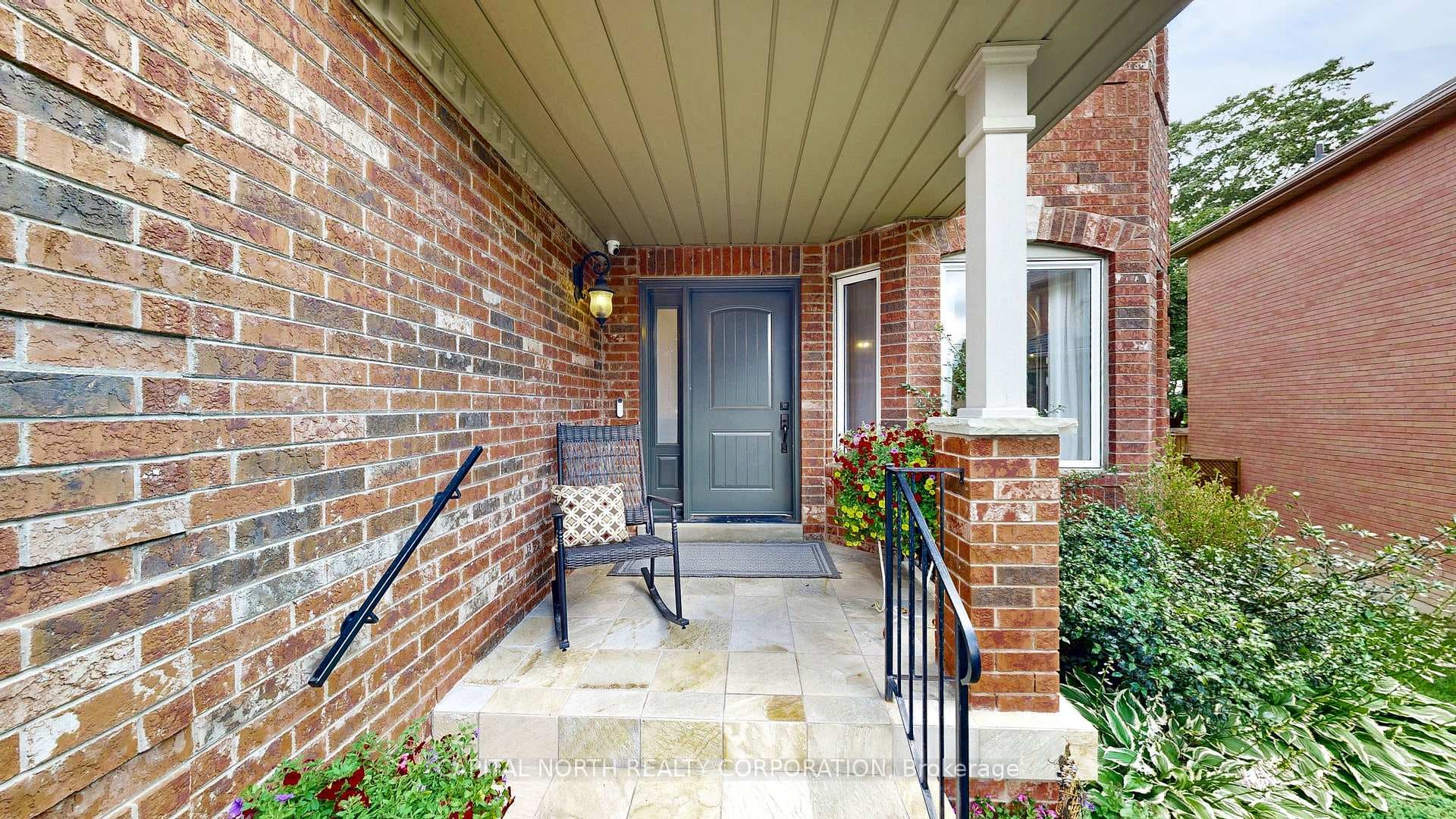 120 Bothwell Crescent photo 3