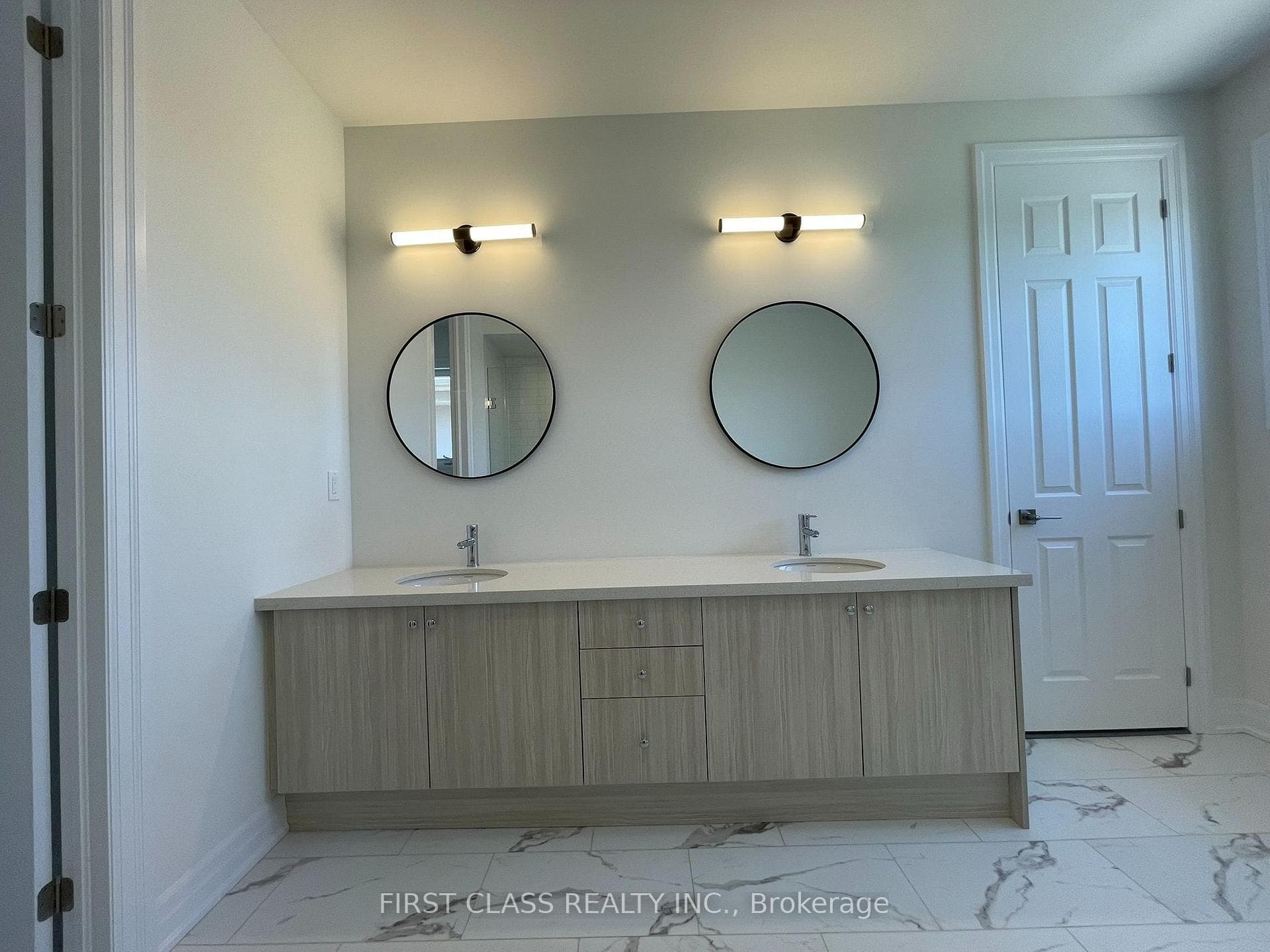 68 Thomas Smith Street photo 29