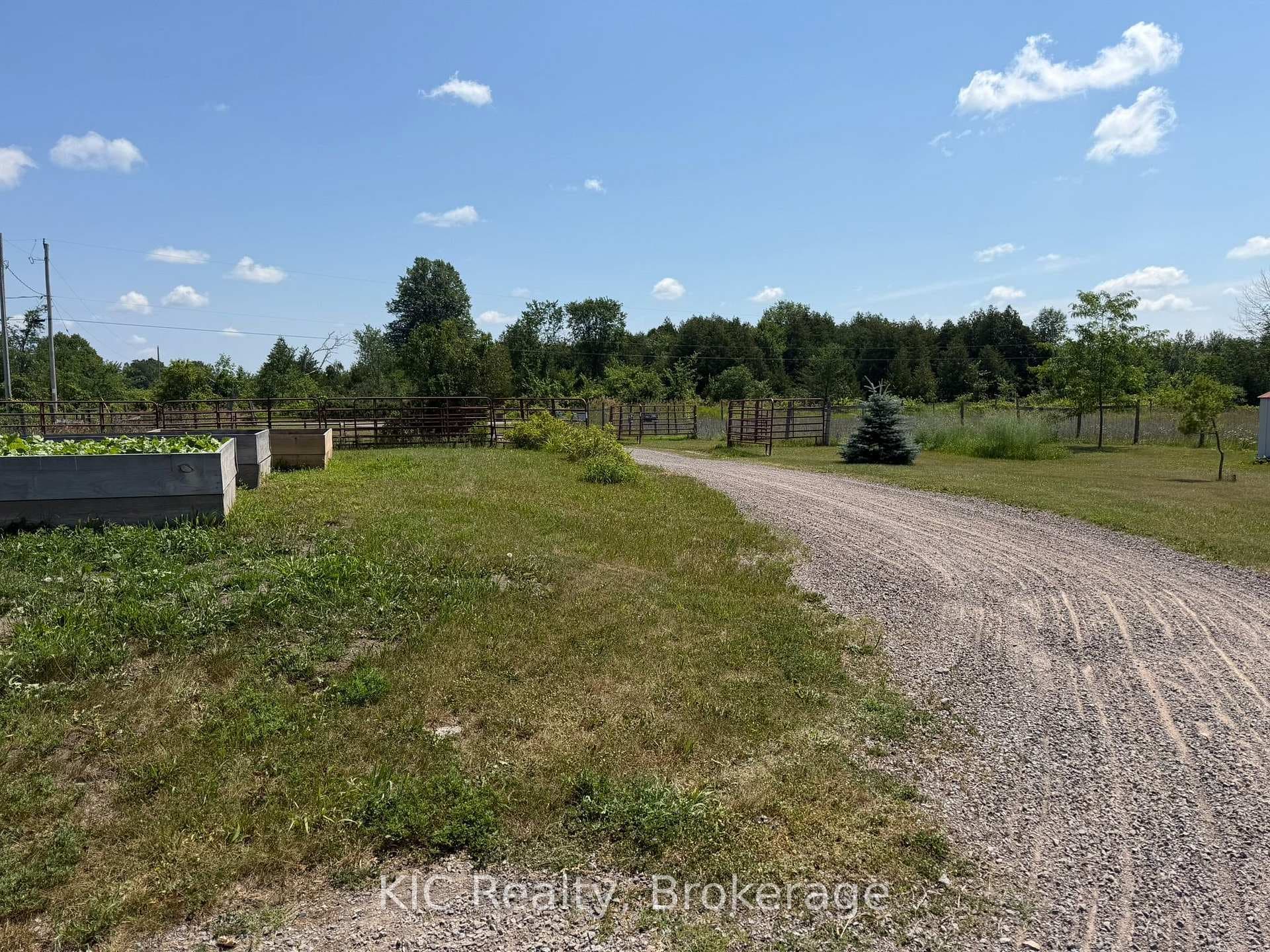 221 Jones Road photo 7