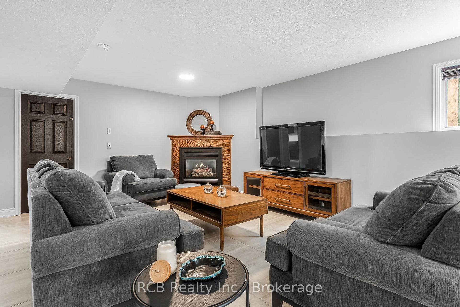 6 Fuller Drive photo 26