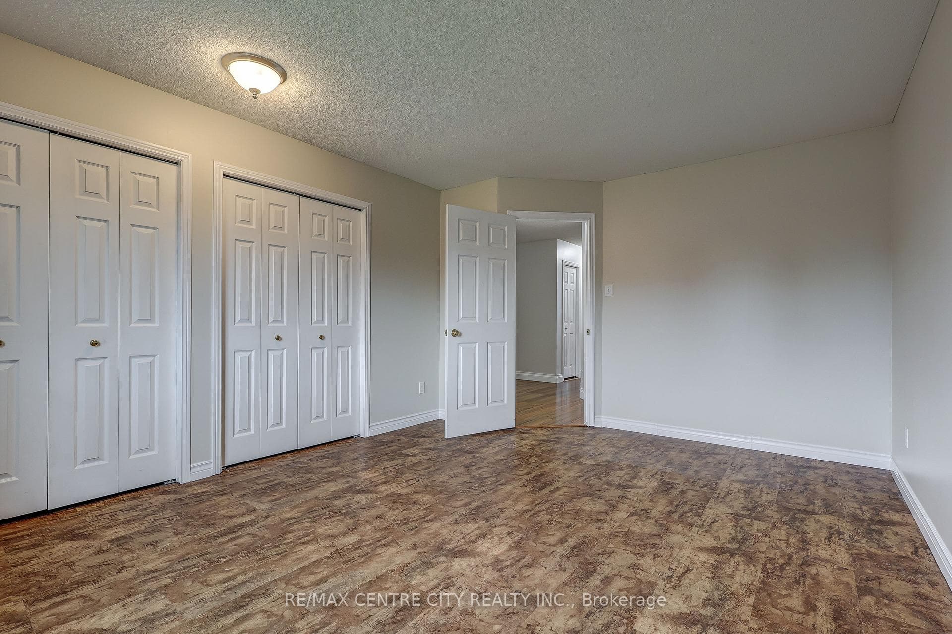 42 Oldewood Crescent photo 20