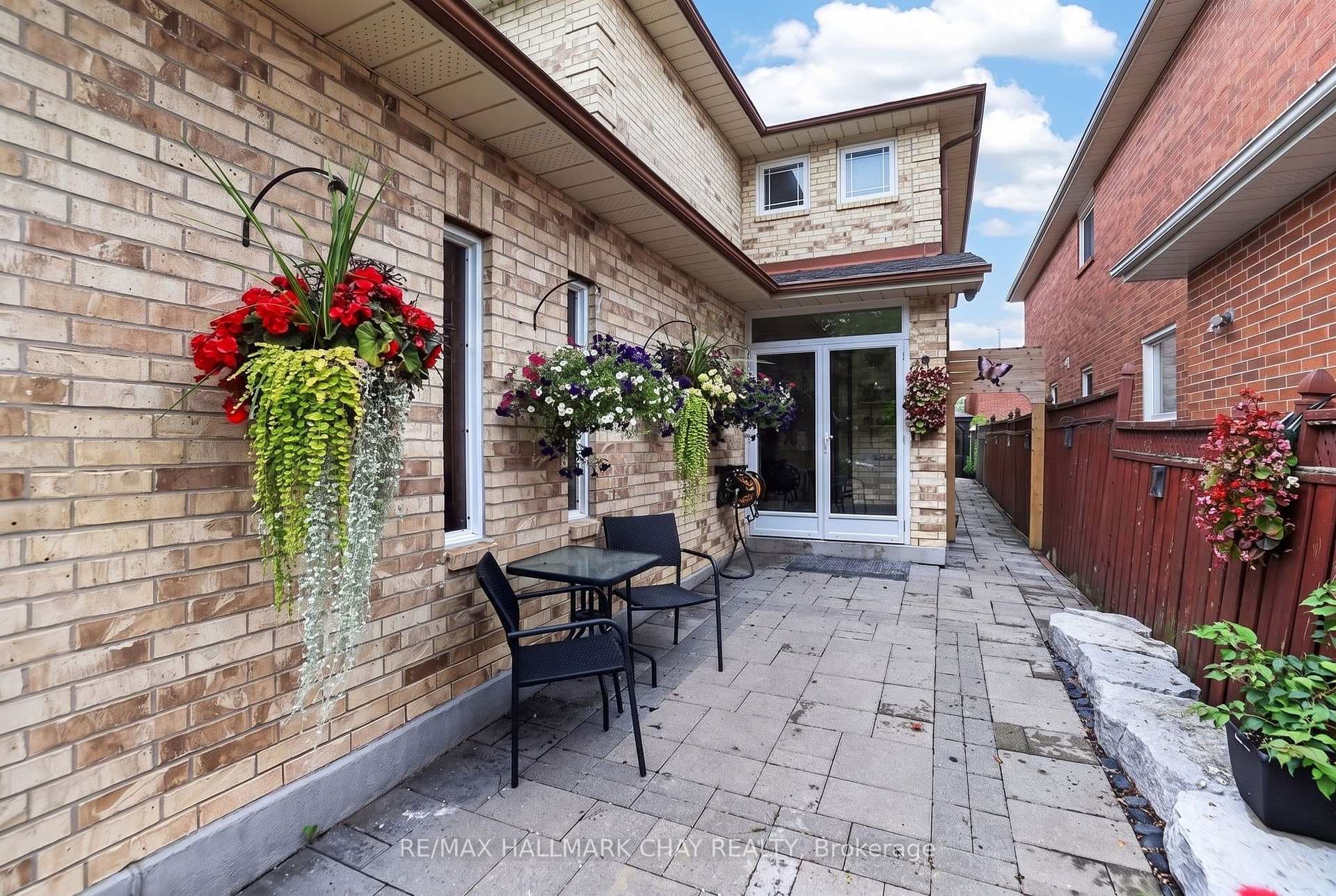 76 Donna Drive photo 3