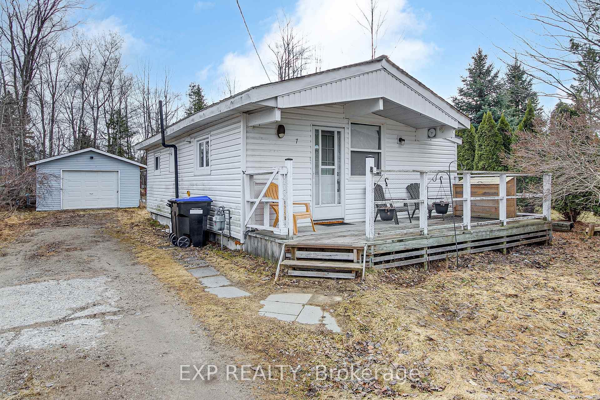 7 60th Street photo 3