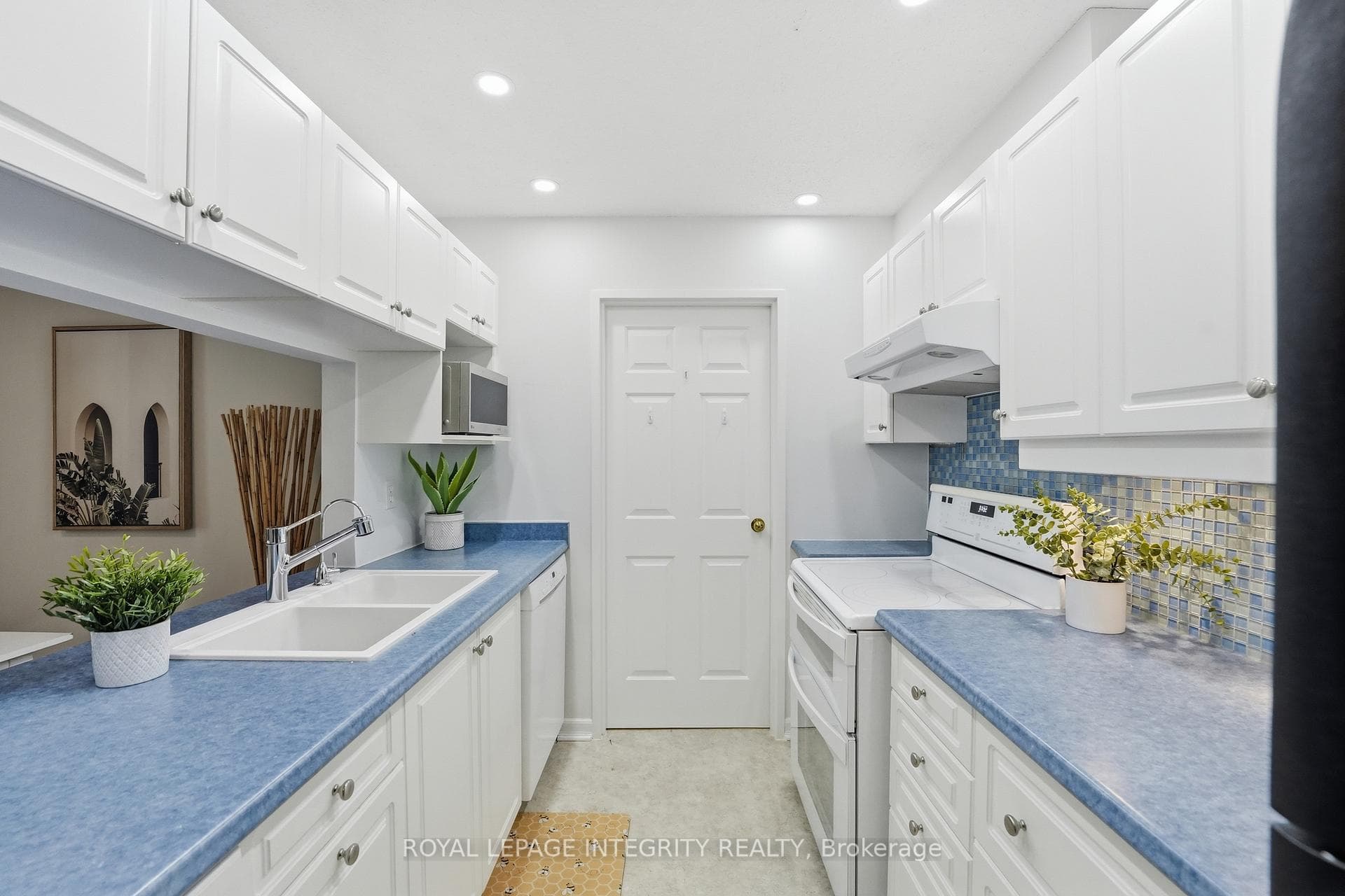 2019 Carling Avenue Unit 108 photo 6