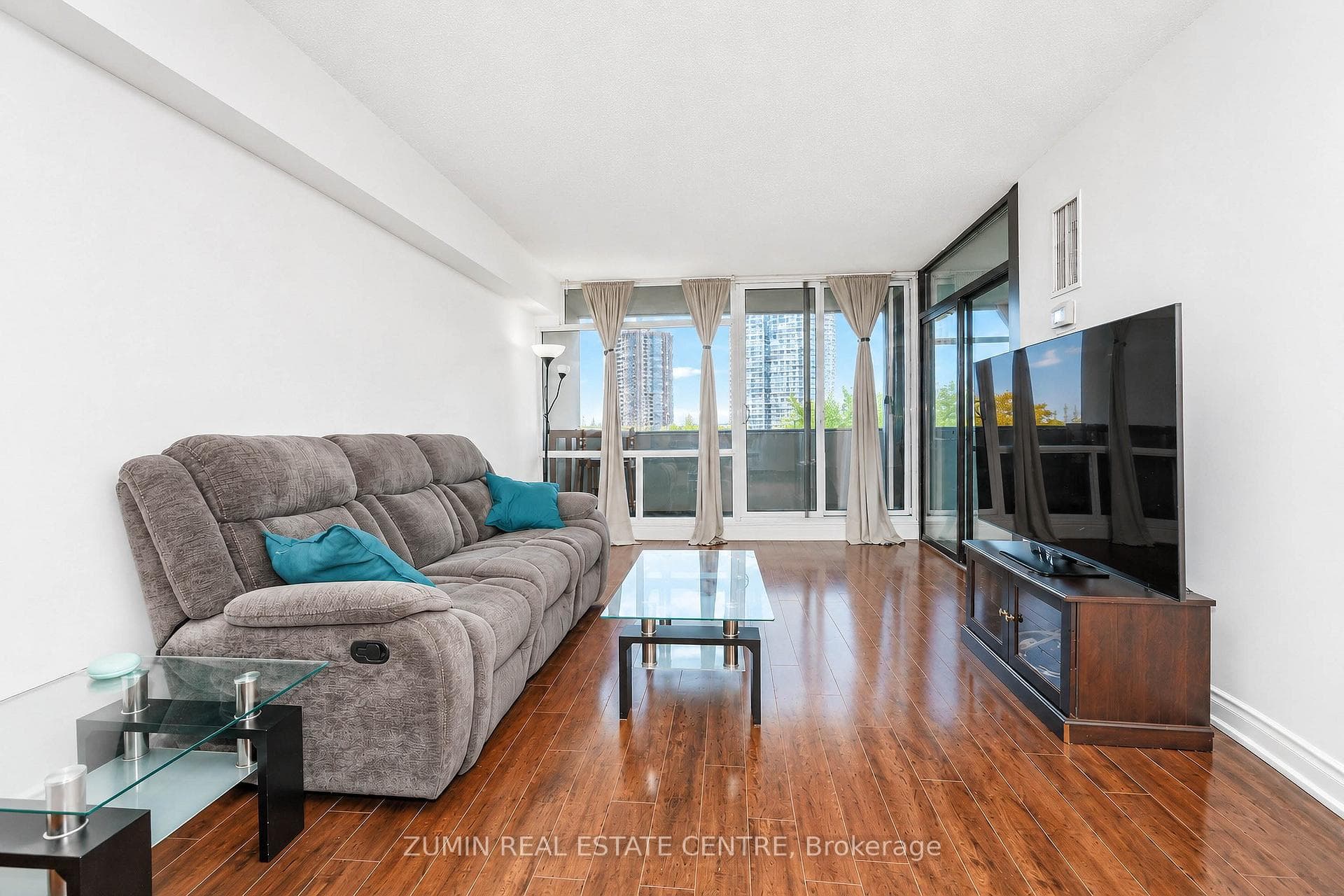 1555 Finch Avenue Unit 602 photo 12