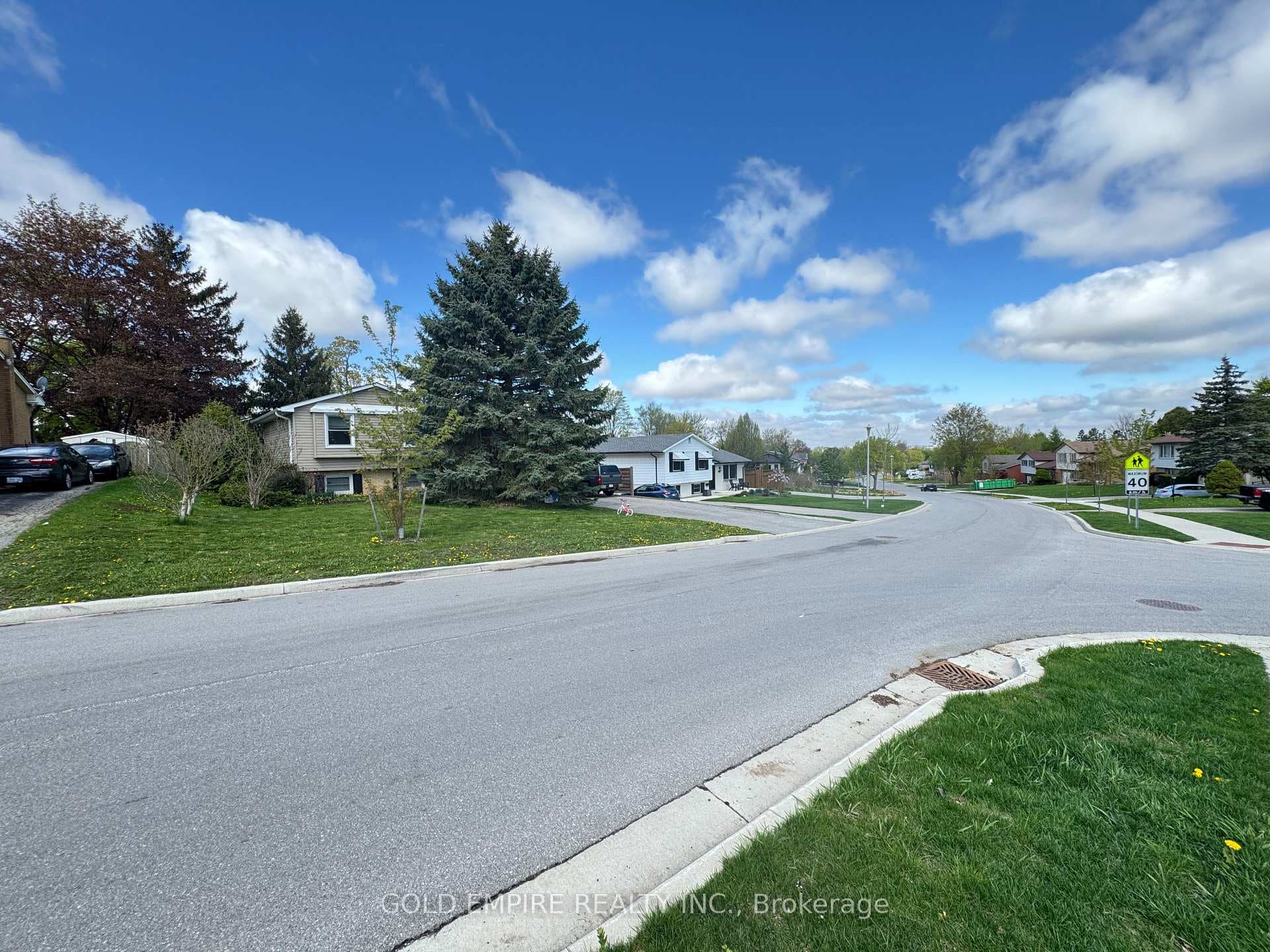 261 Cairn Street photo 35