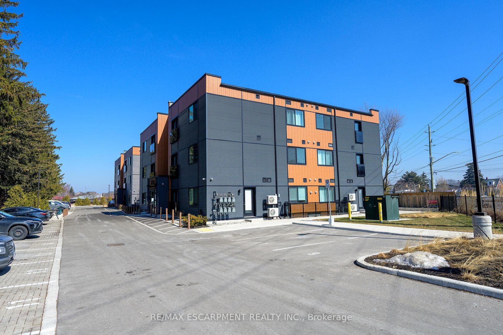 261 King Street Unit 302 photo 2