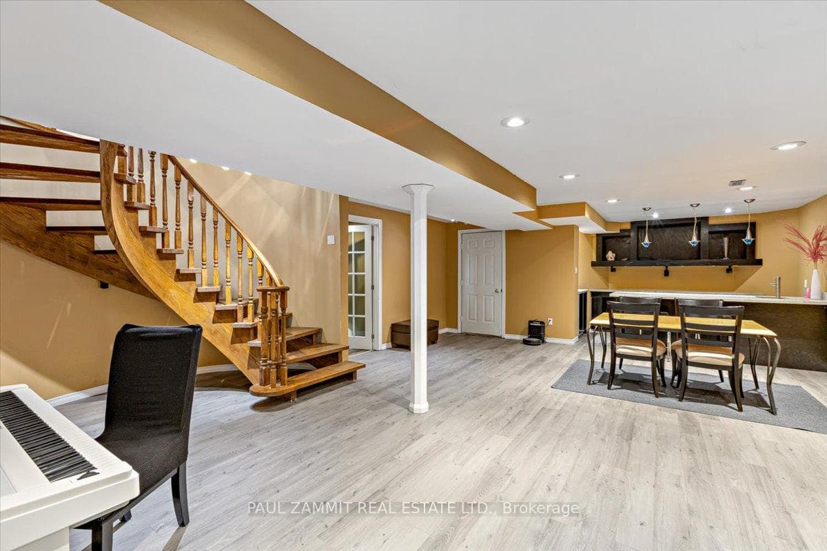 71 Morgan Avenue photo 32