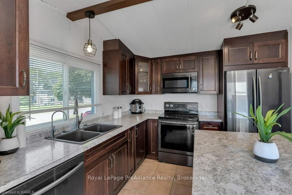 36 KAPYONG Crescent photo 8