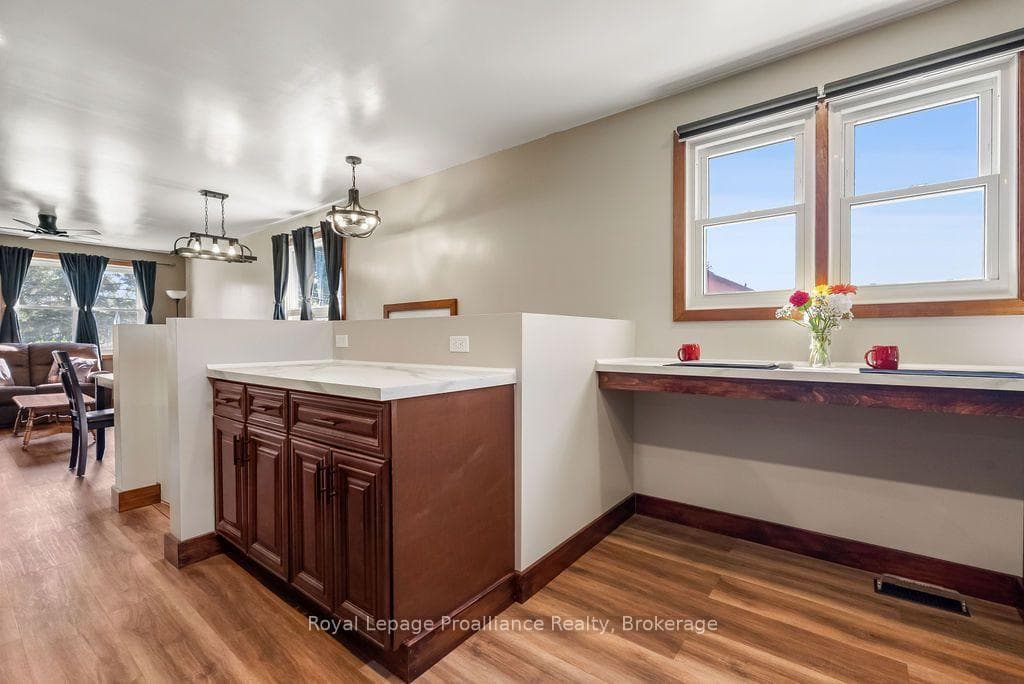 76 Wright Avenue photo 17