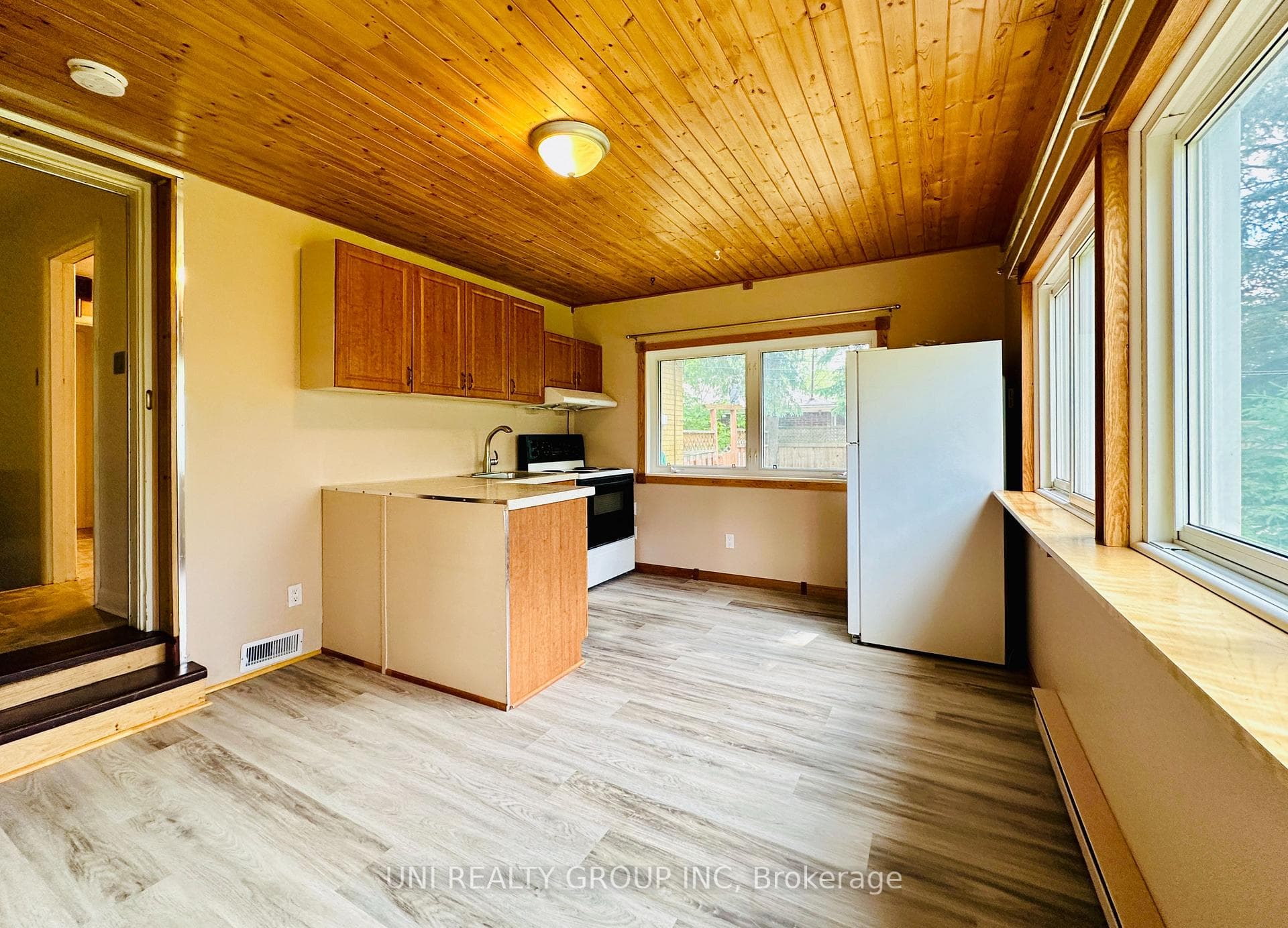77 Meadowlands Drive photo 37
