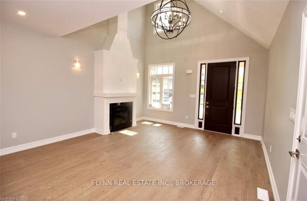160 ANNE Street photo 3