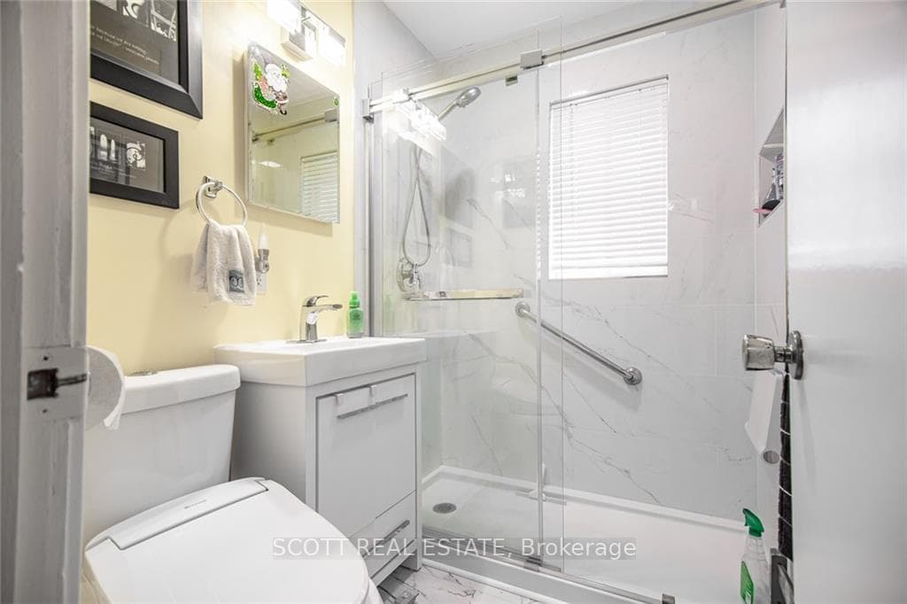 342 CHAMBERLAIN Street photo 13