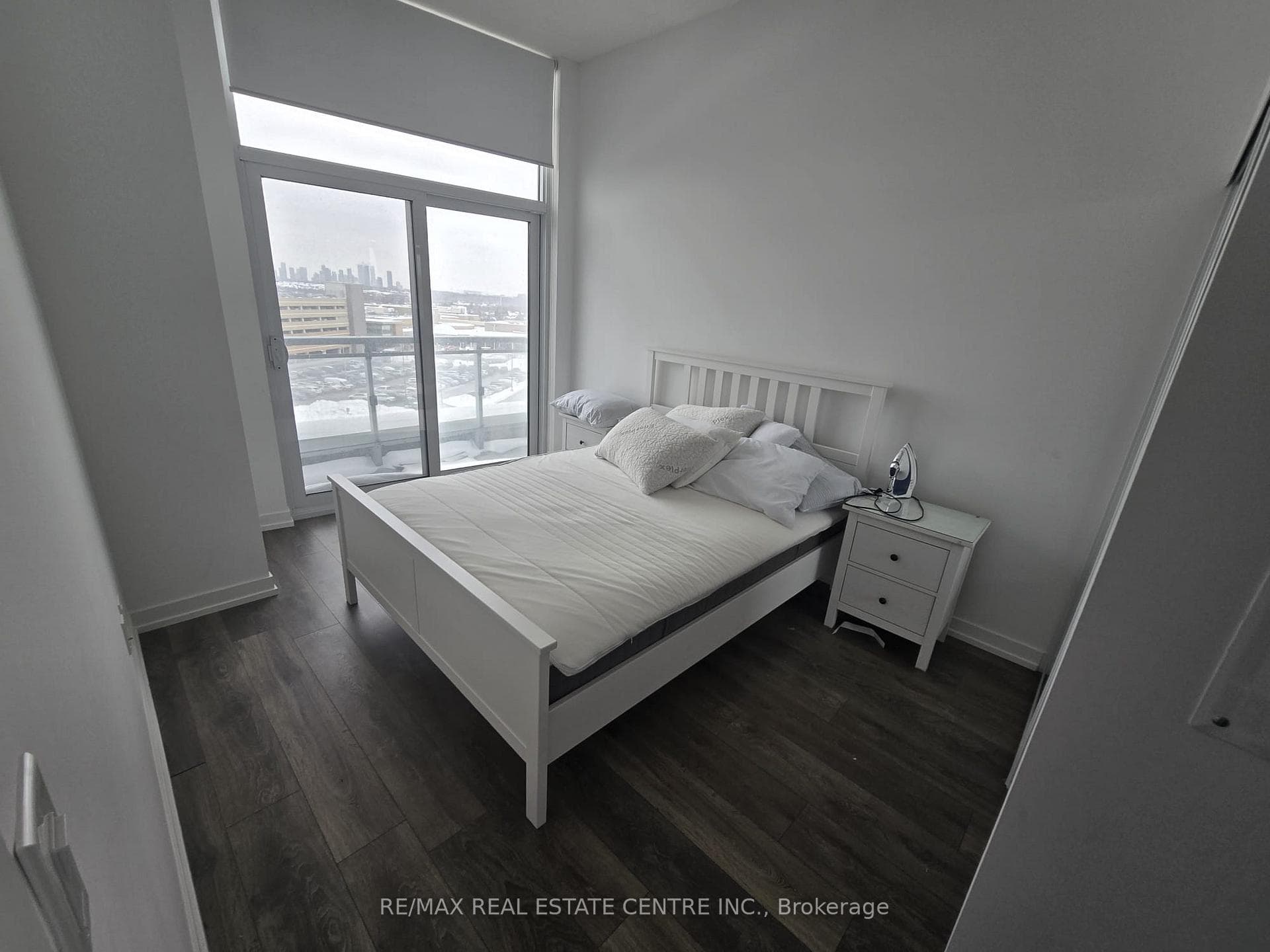 2520 Eglinton Avenue Unit 403 photo 4