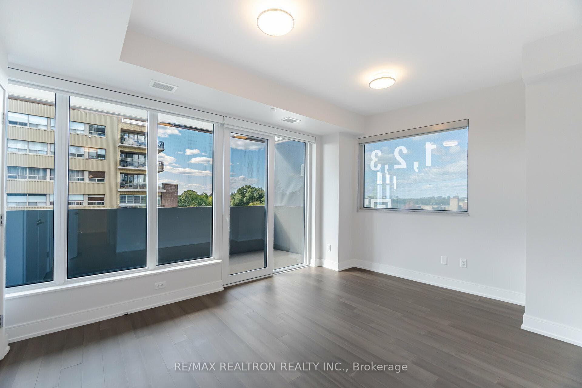 2525 Bathurst Street Unit 807 photo 6