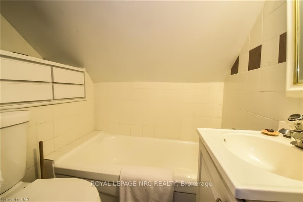 200 RUSSELL Avenue Unit 3 photo 20
