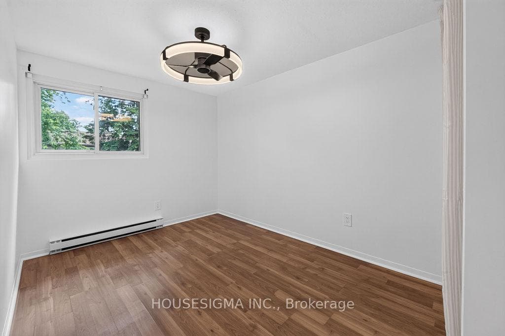 166 Southdale Road Unit 143 photo 32