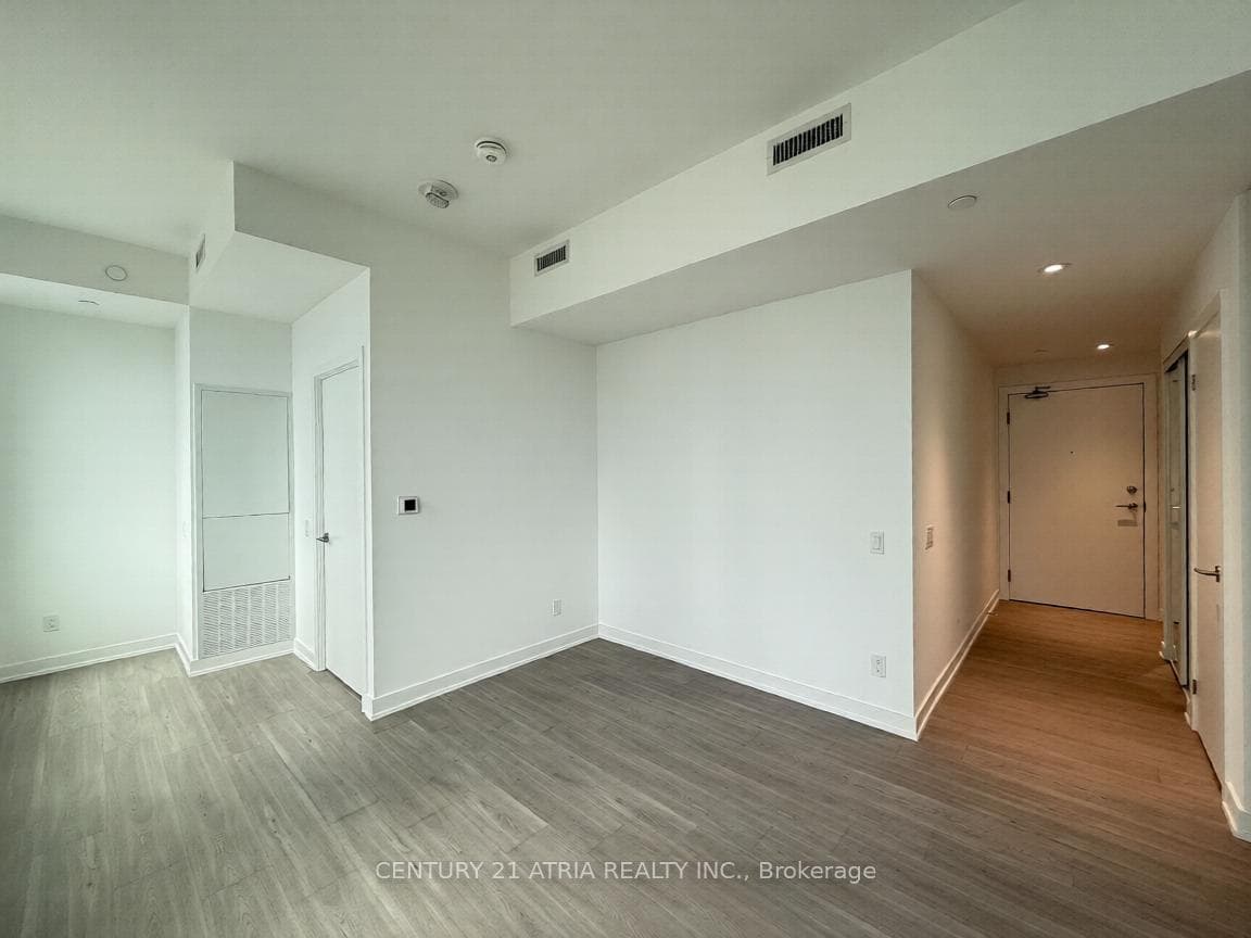 8 Wellesley Street Unit 3115 photo 4
