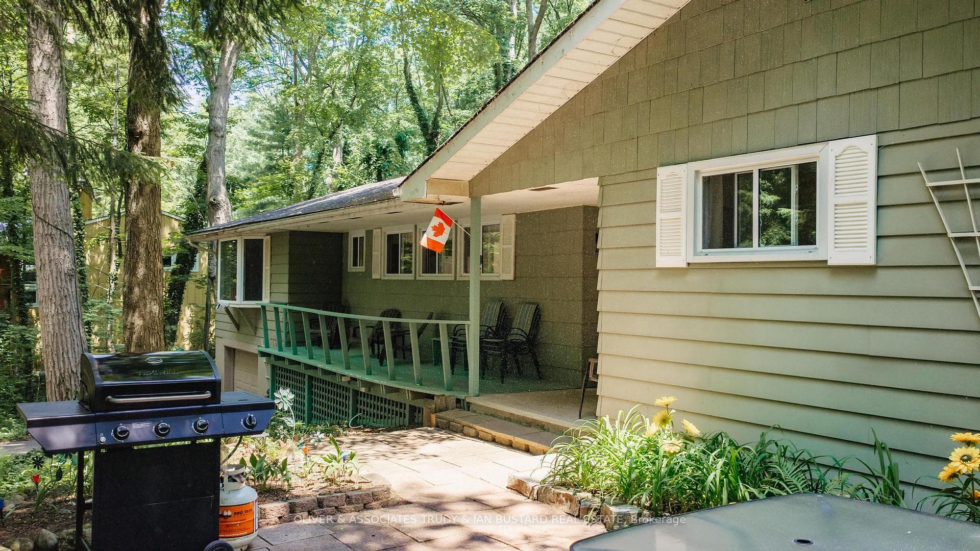 10294 Brewster Boulevard photo 5