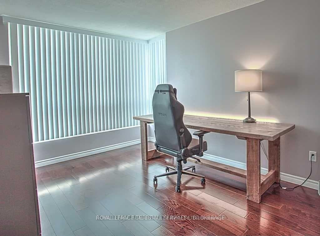 101 Subway Crescent Unit 1003 photo 16