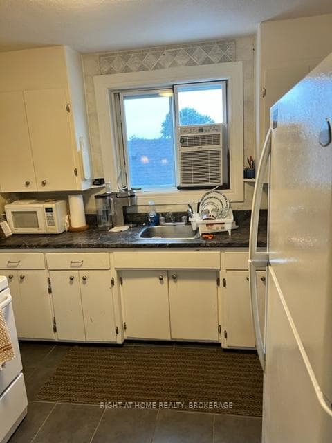308 Broadway Street photo 20