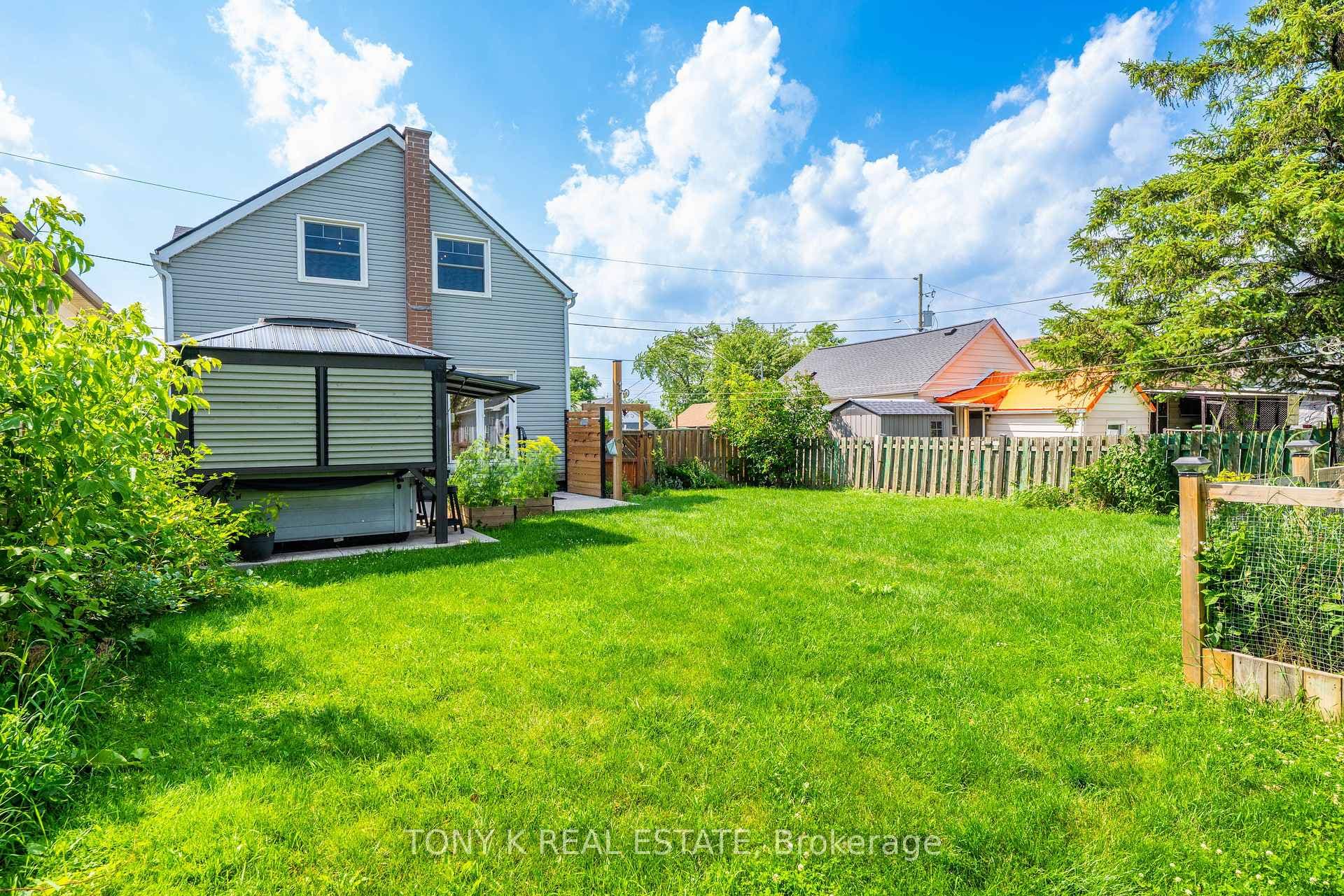 420 Waverly Street photo 20