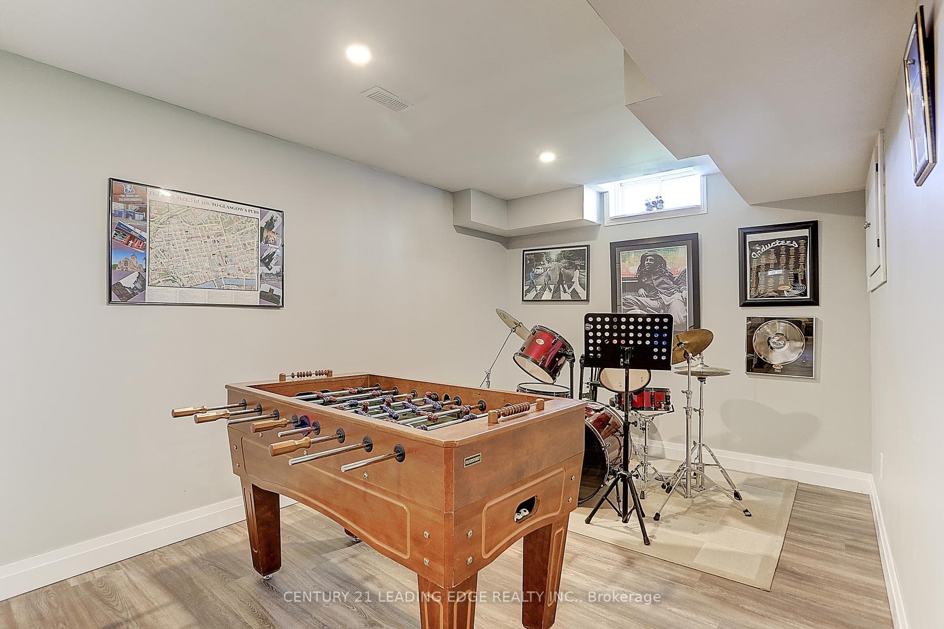 9 ARNOLD Crescent photo 30