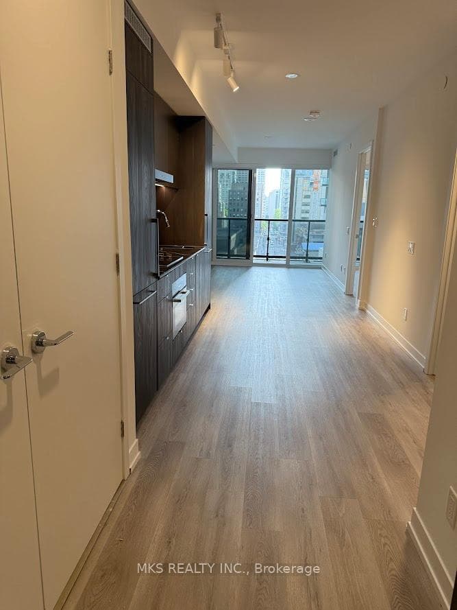 771 Yonge Street Unit 702 photo 1
