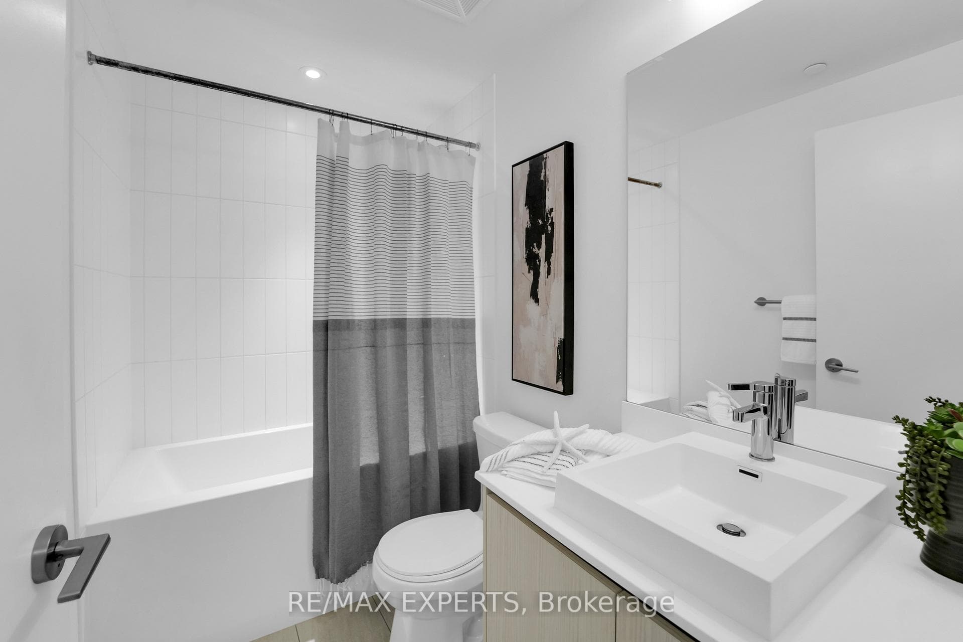 251 Manitoba Street Unit 505 photo 23