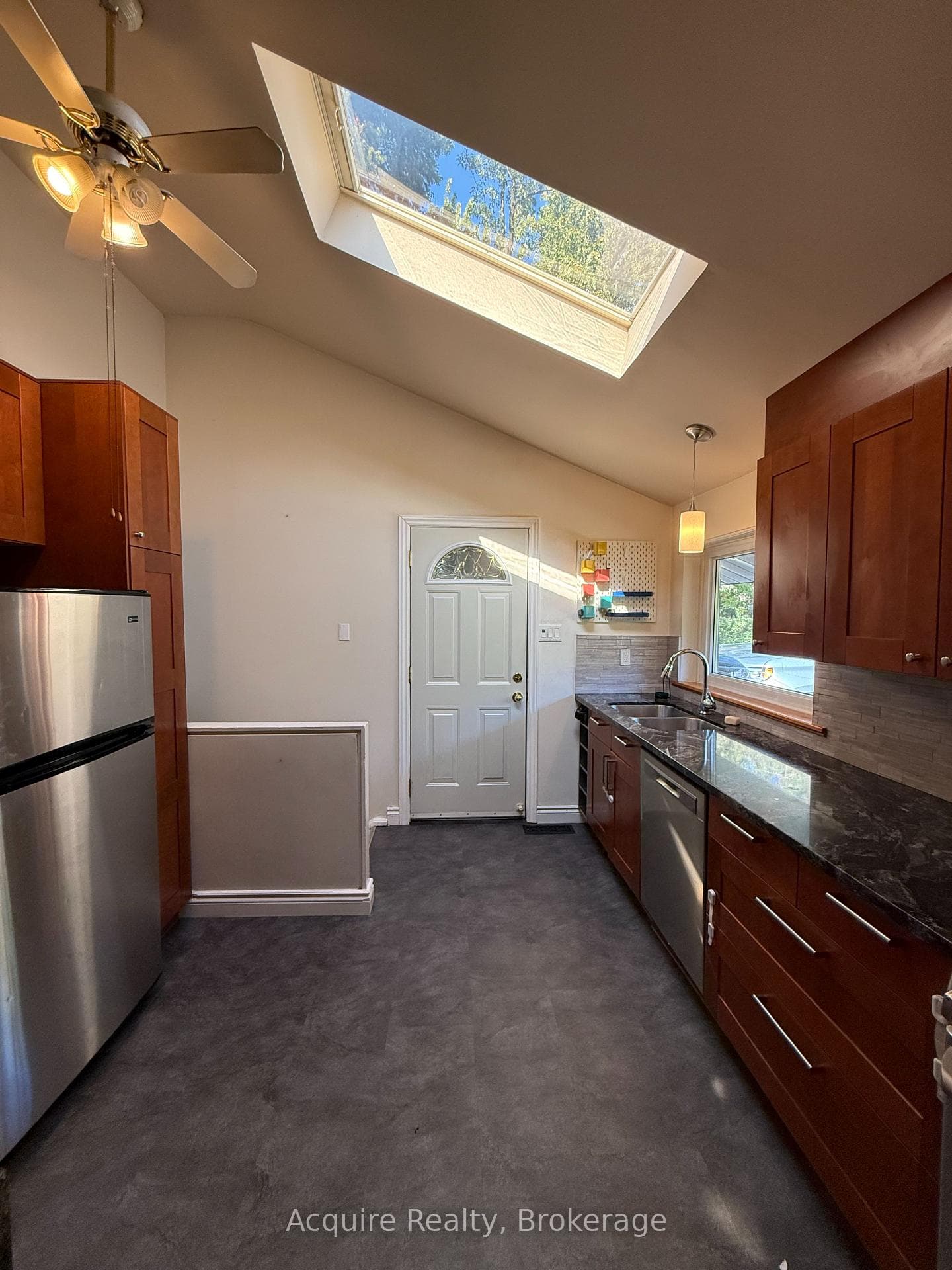 256 Birkdale Road photo 10