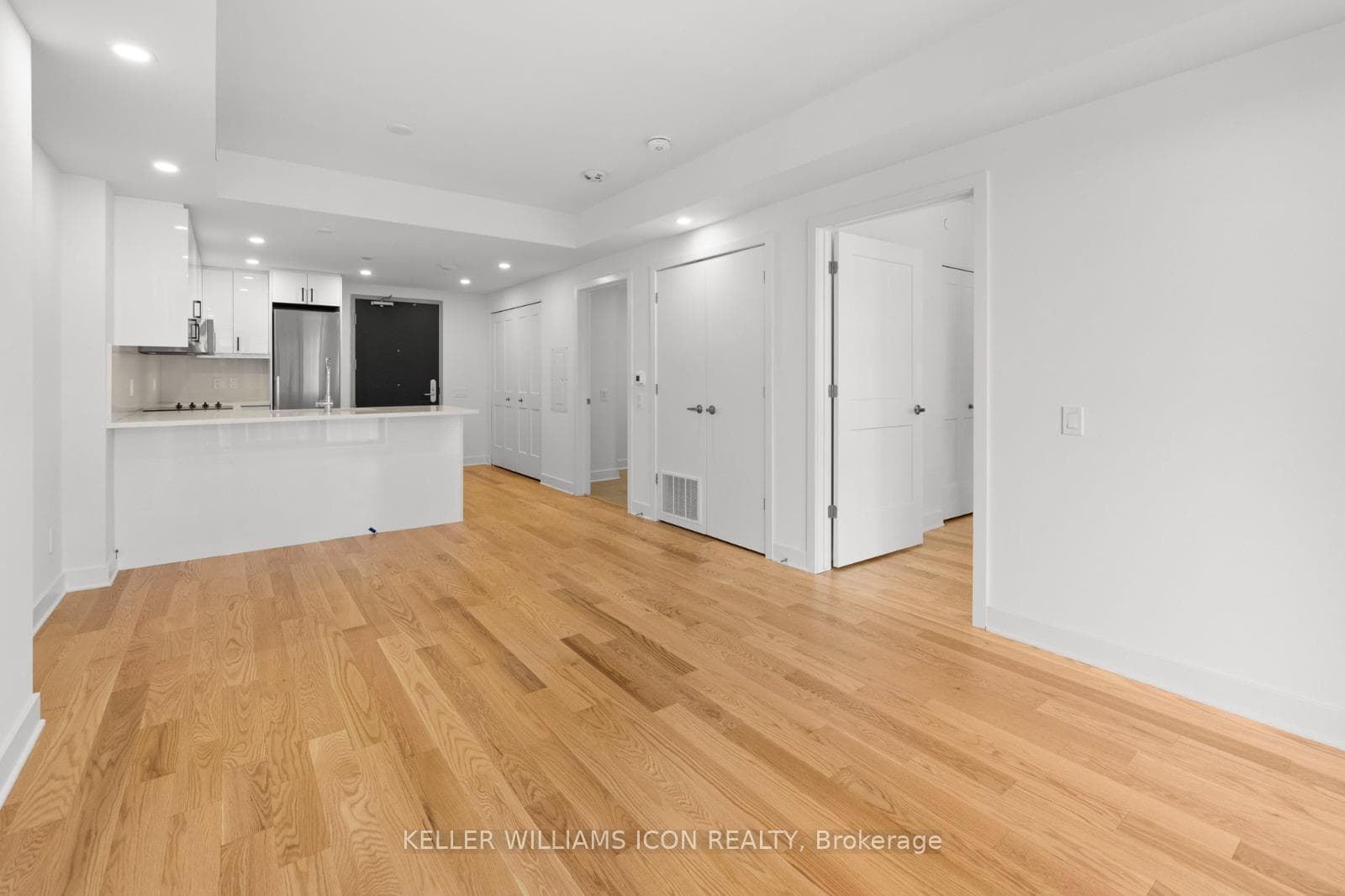 180 George Street Unit 1405 photo 7