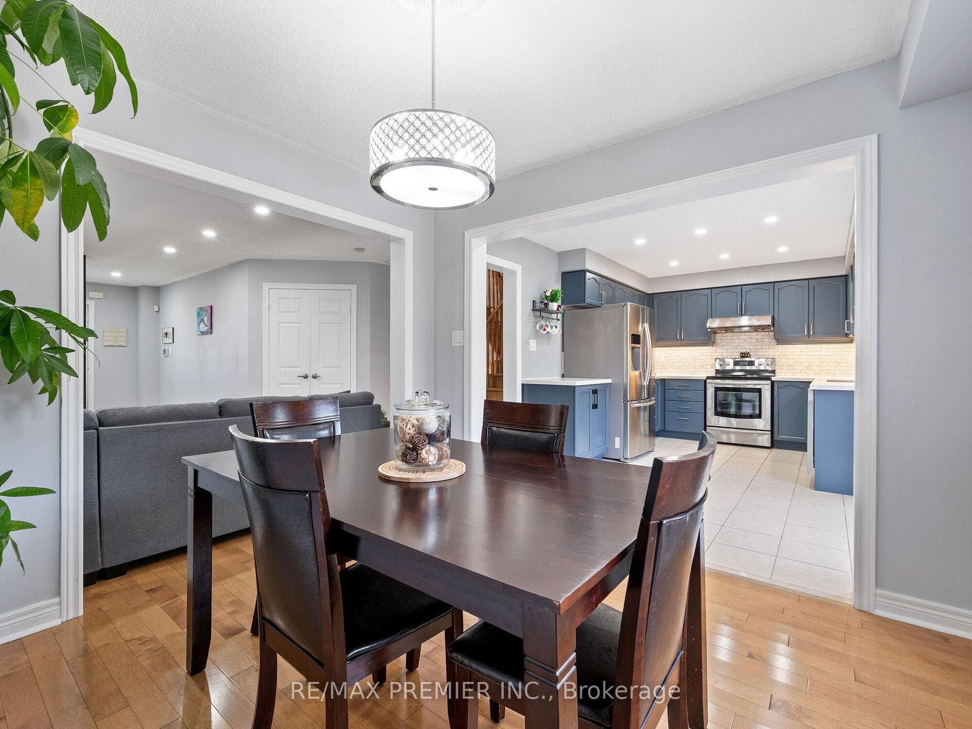 56 Fallstar Crescent photo 6