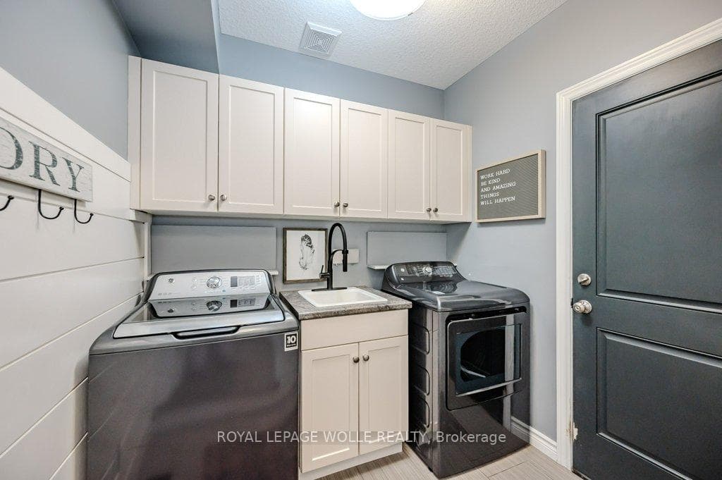 146 Maplecrest Drive photo 13