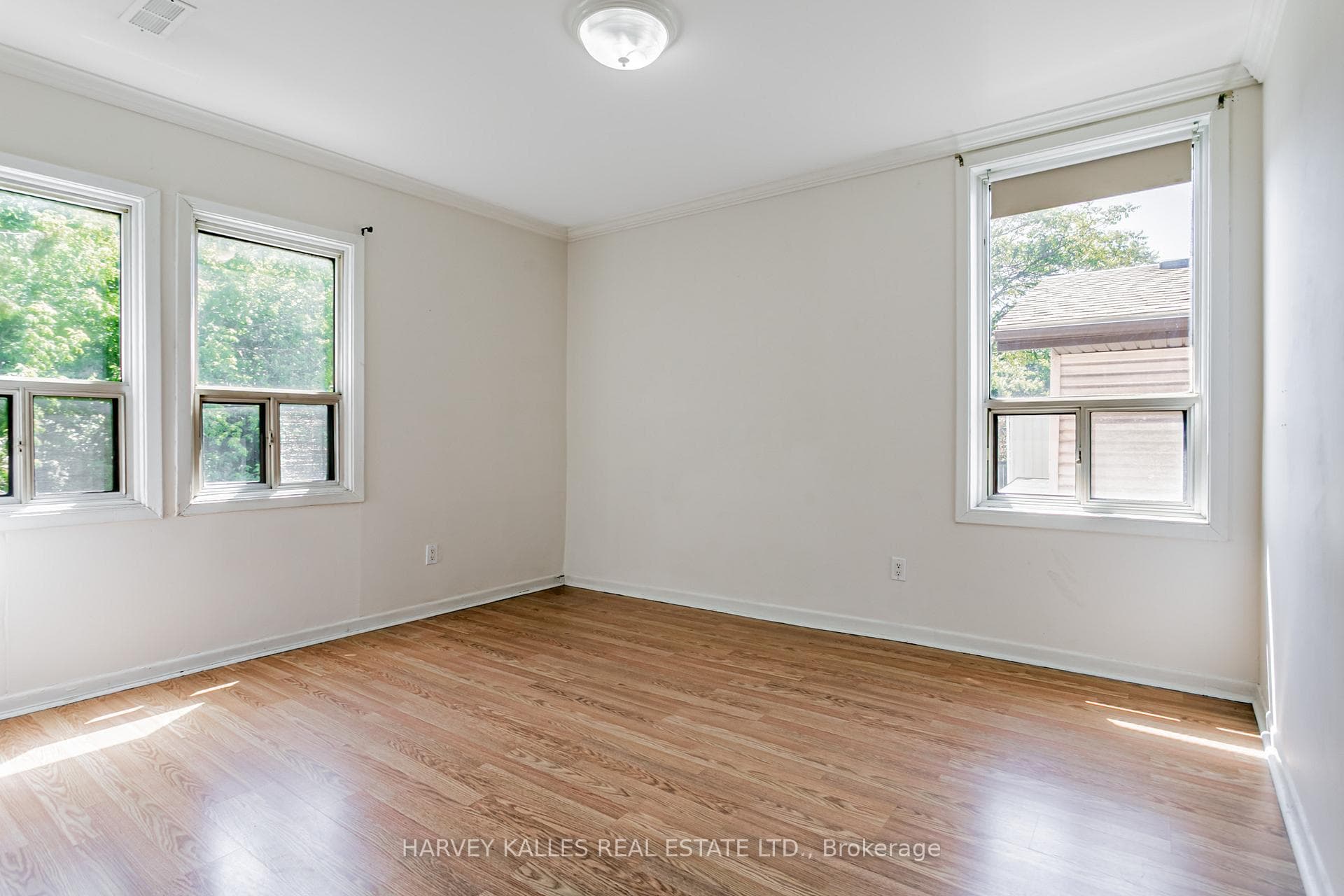 343 Greenwood Avenue photo 18
