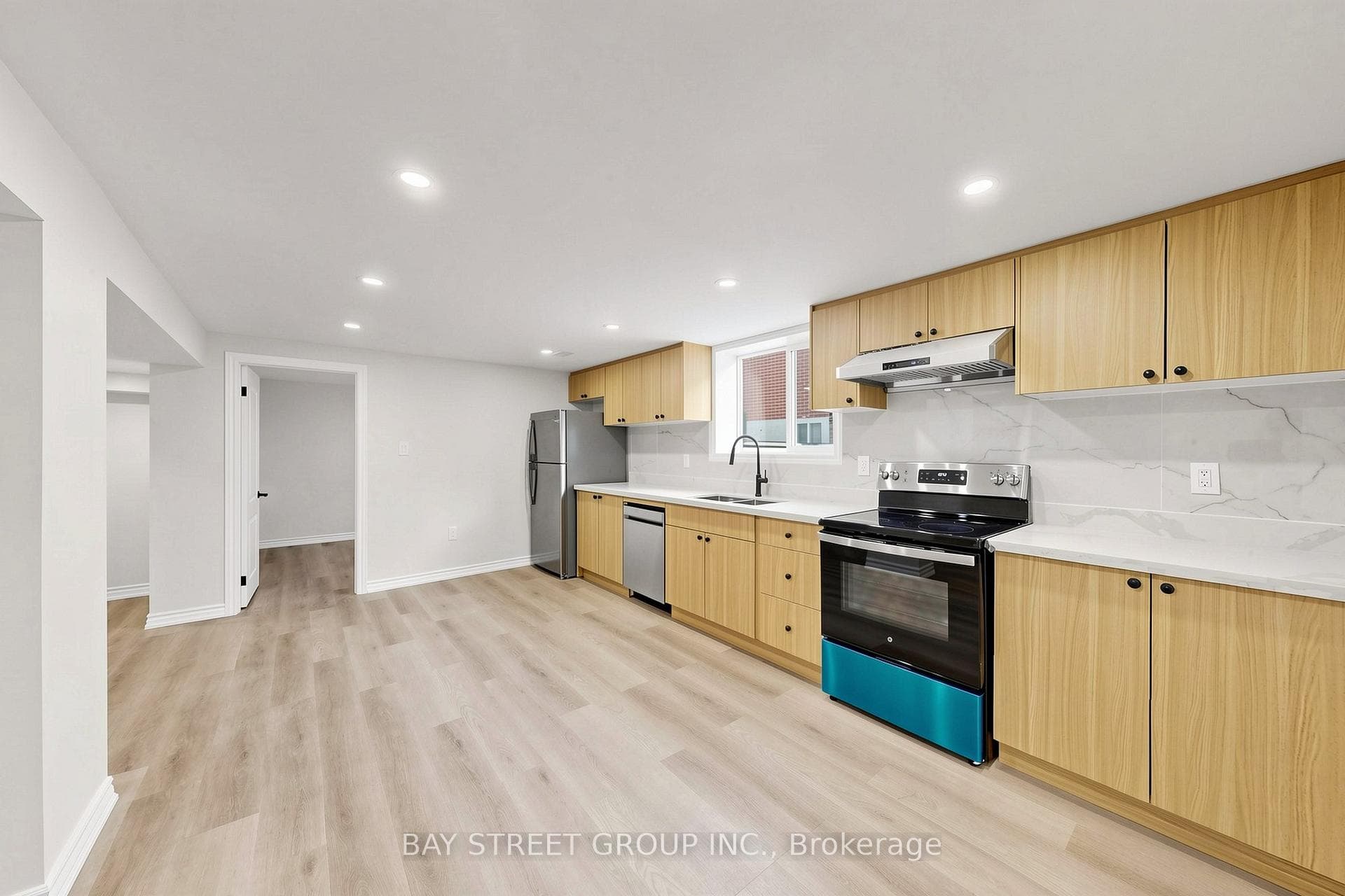 28 Warren Avenue photo 22