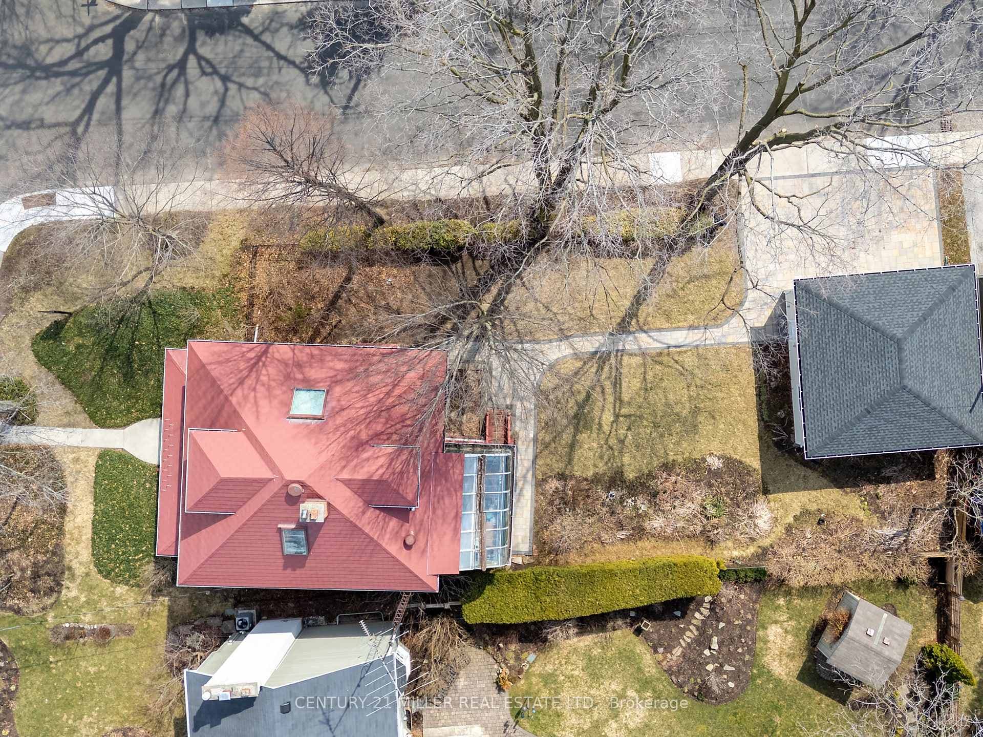 176 Douglas Avenue photo 3