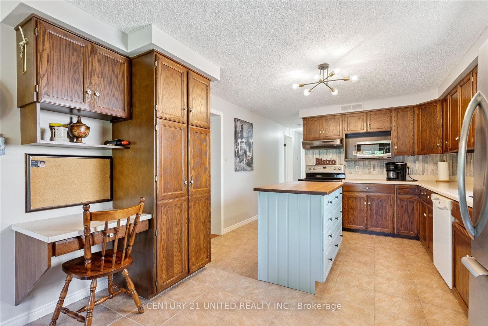 803 Crowley Crescent photo 13